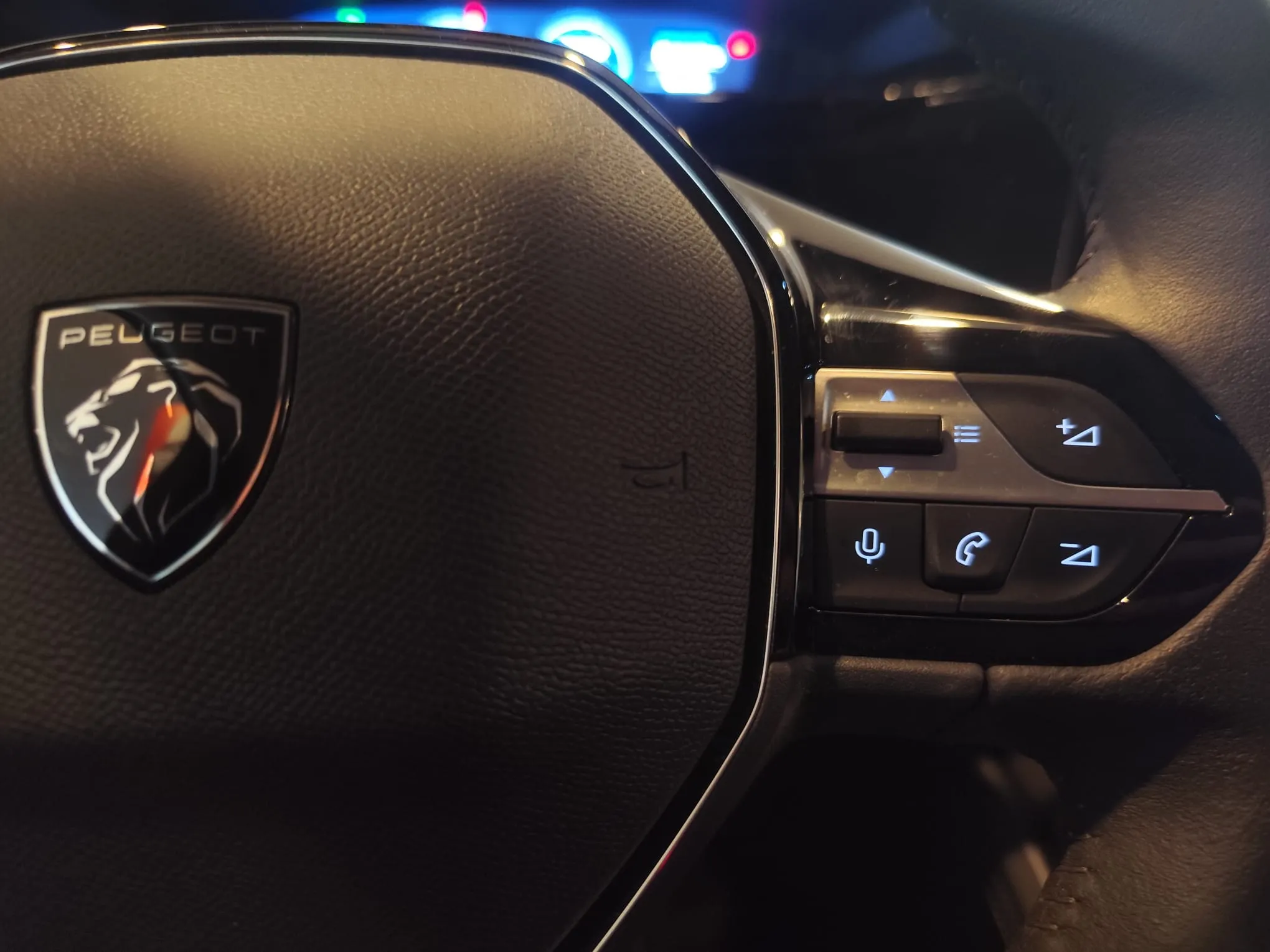 Peugeot 408 Allure PHEV 180 e-EAT8 - foto 11