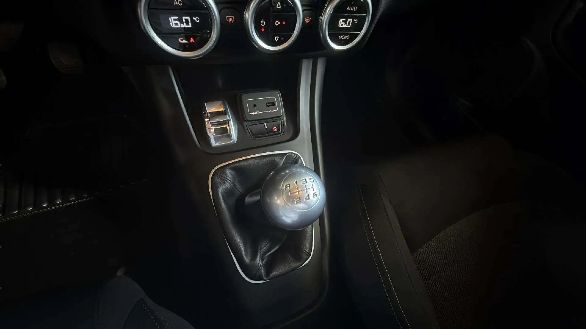 Alfa Romeo Giulietta 1.4 TB Super - foto 14