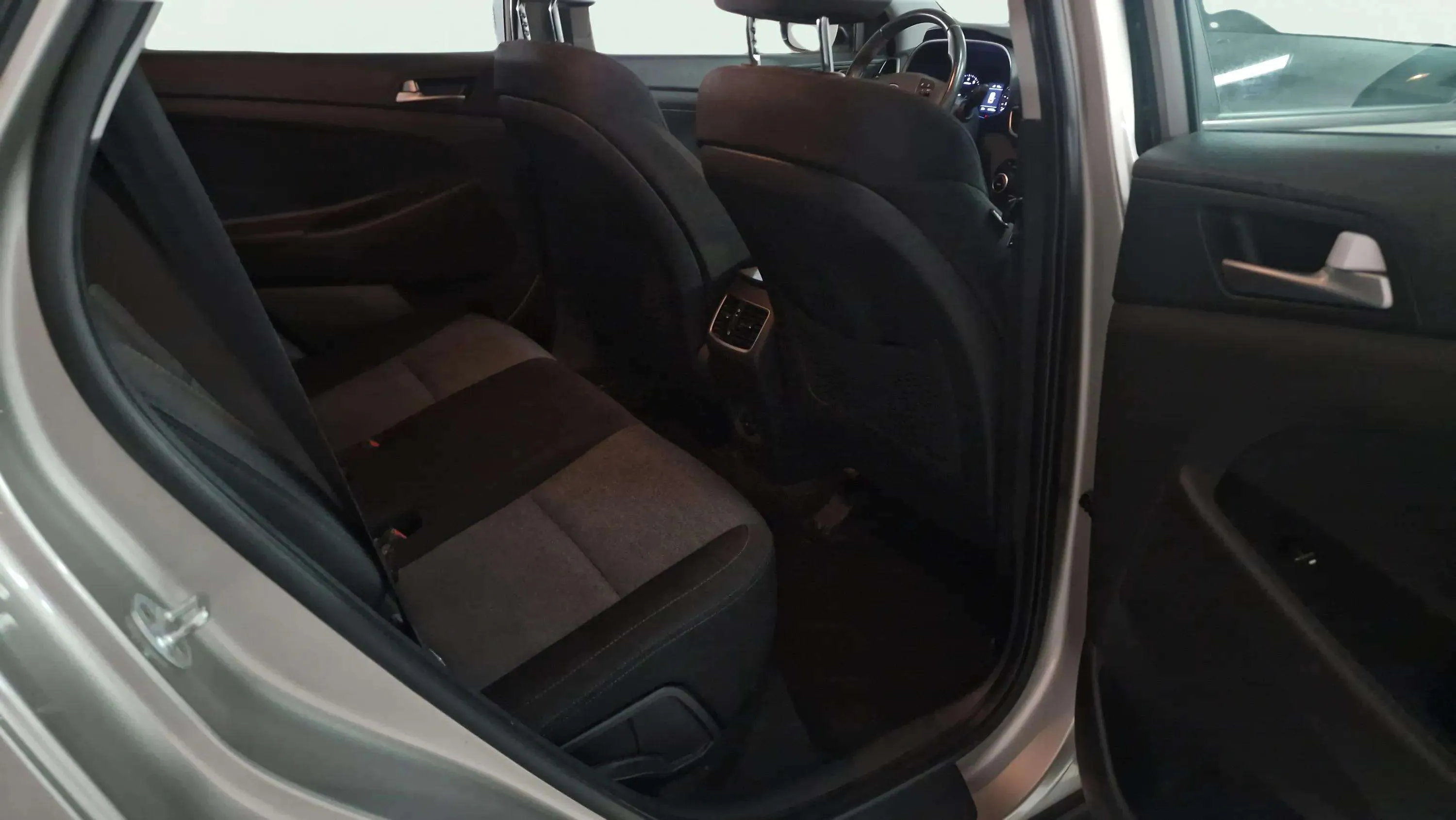 Hyundai Tucson 1.6 GDI SLE 4x2 - foto 24