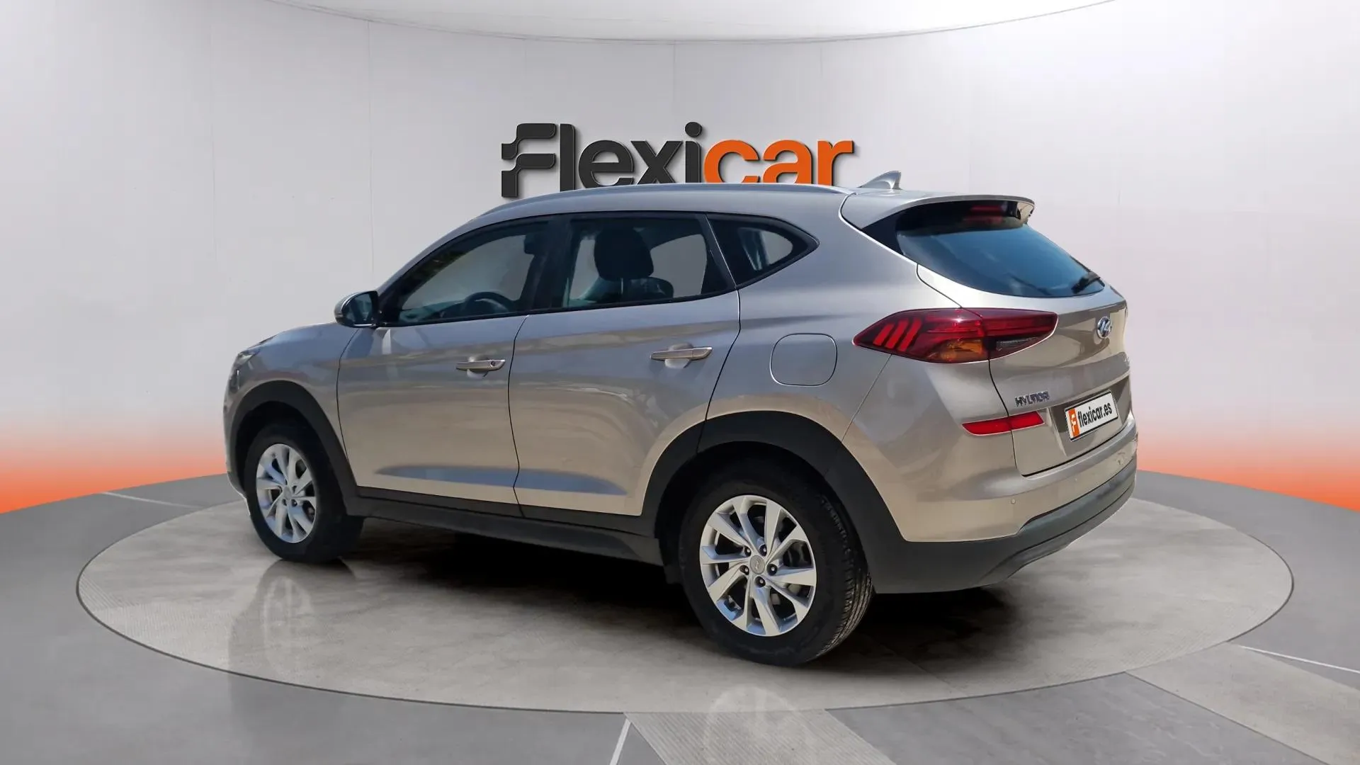 Hyundai Tucson 1.6 GDI SLE 4x2 - foto 8