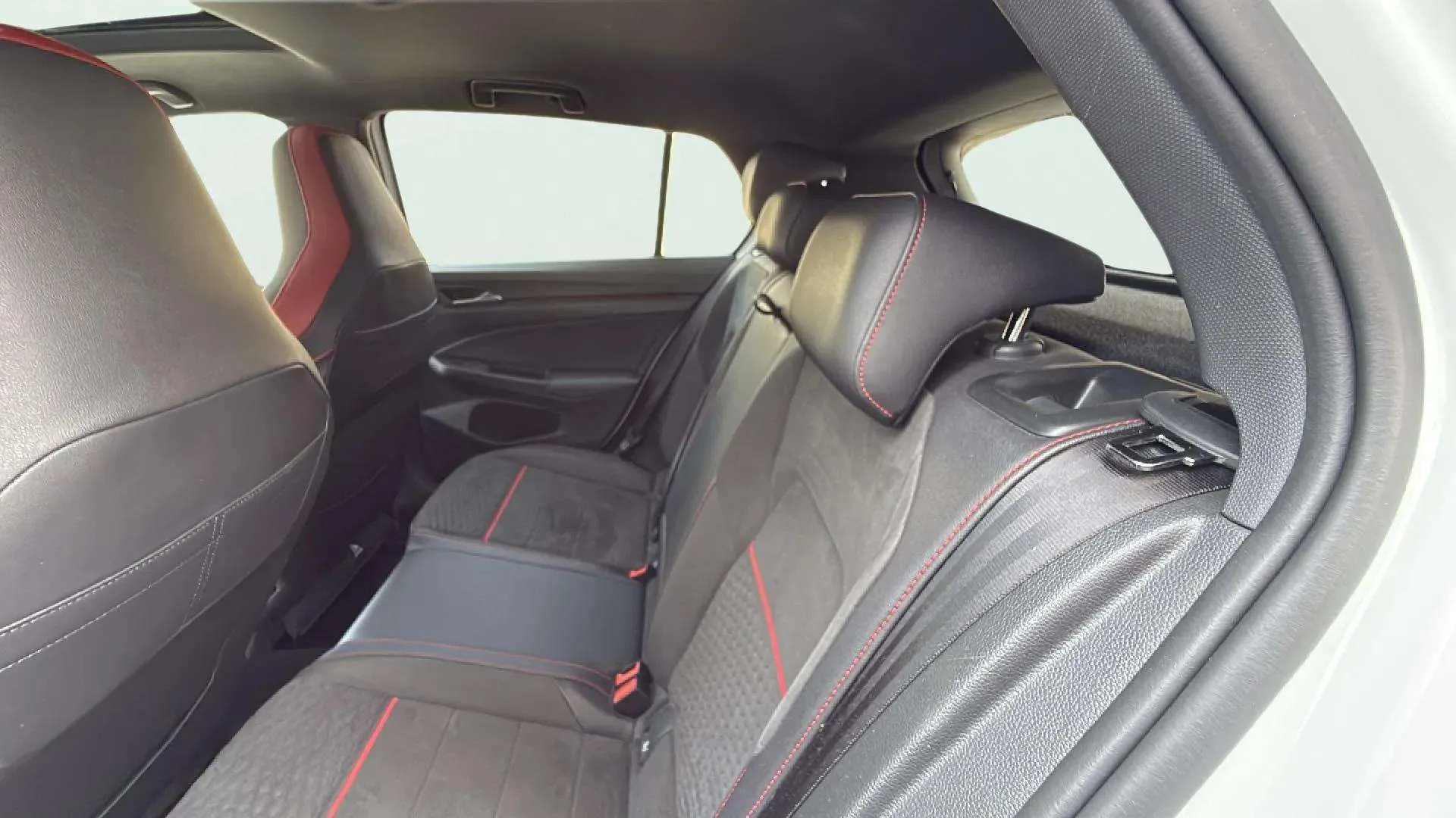 Volkswagen Golf GTI Clubsport 45 Aniversario 2.0 TSI DSG - foto 26