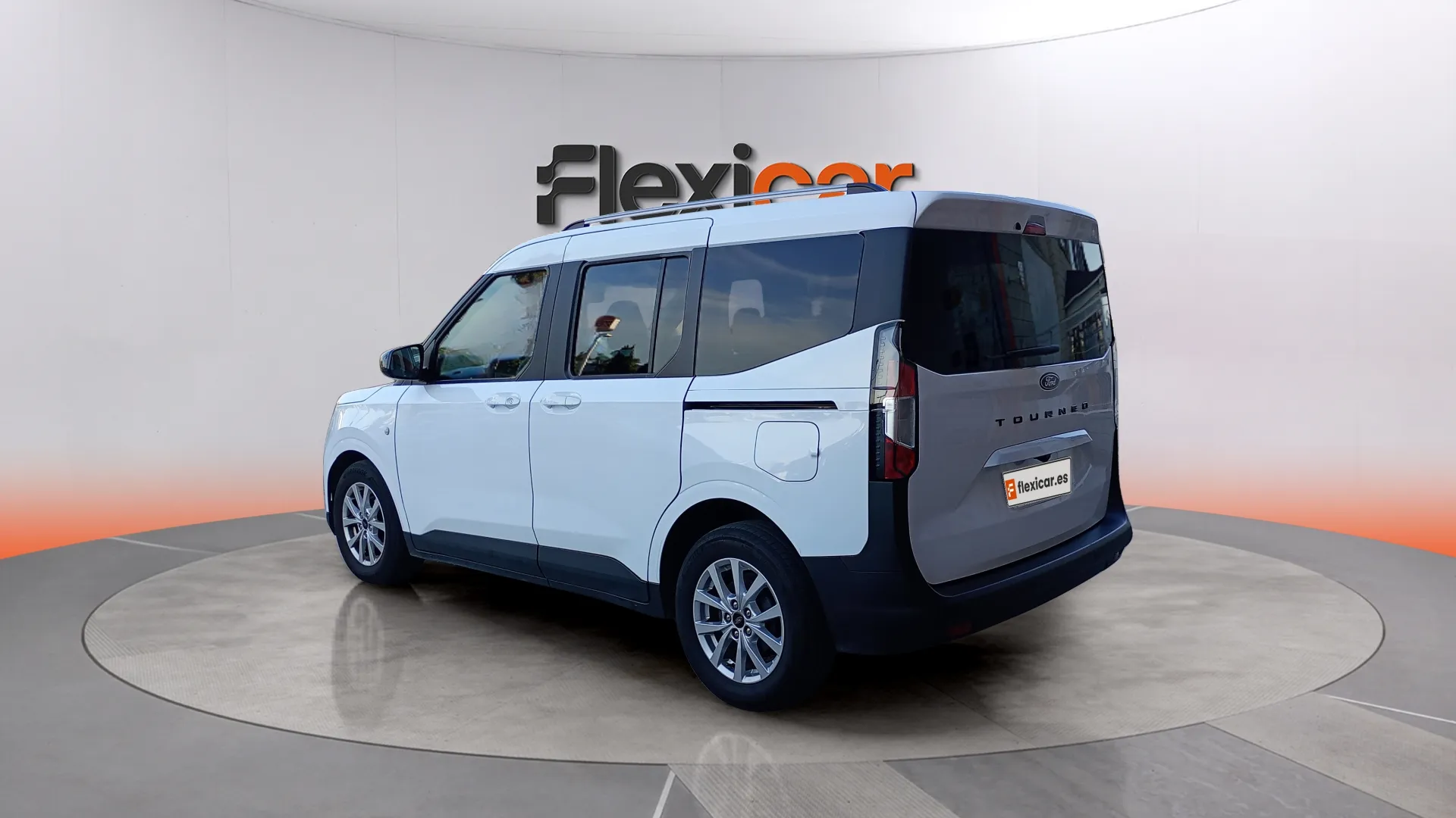 Ford Tourneo Courier 1.0 EcoBoost Titanium - foto 4
