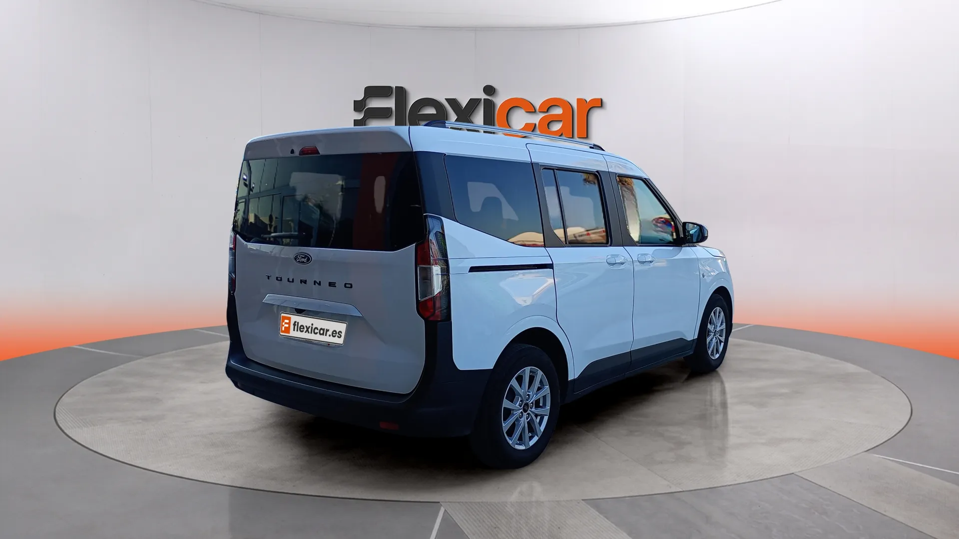 Ford Tourneo Courier 1.0 EcoBoost Titanium - foto 6
