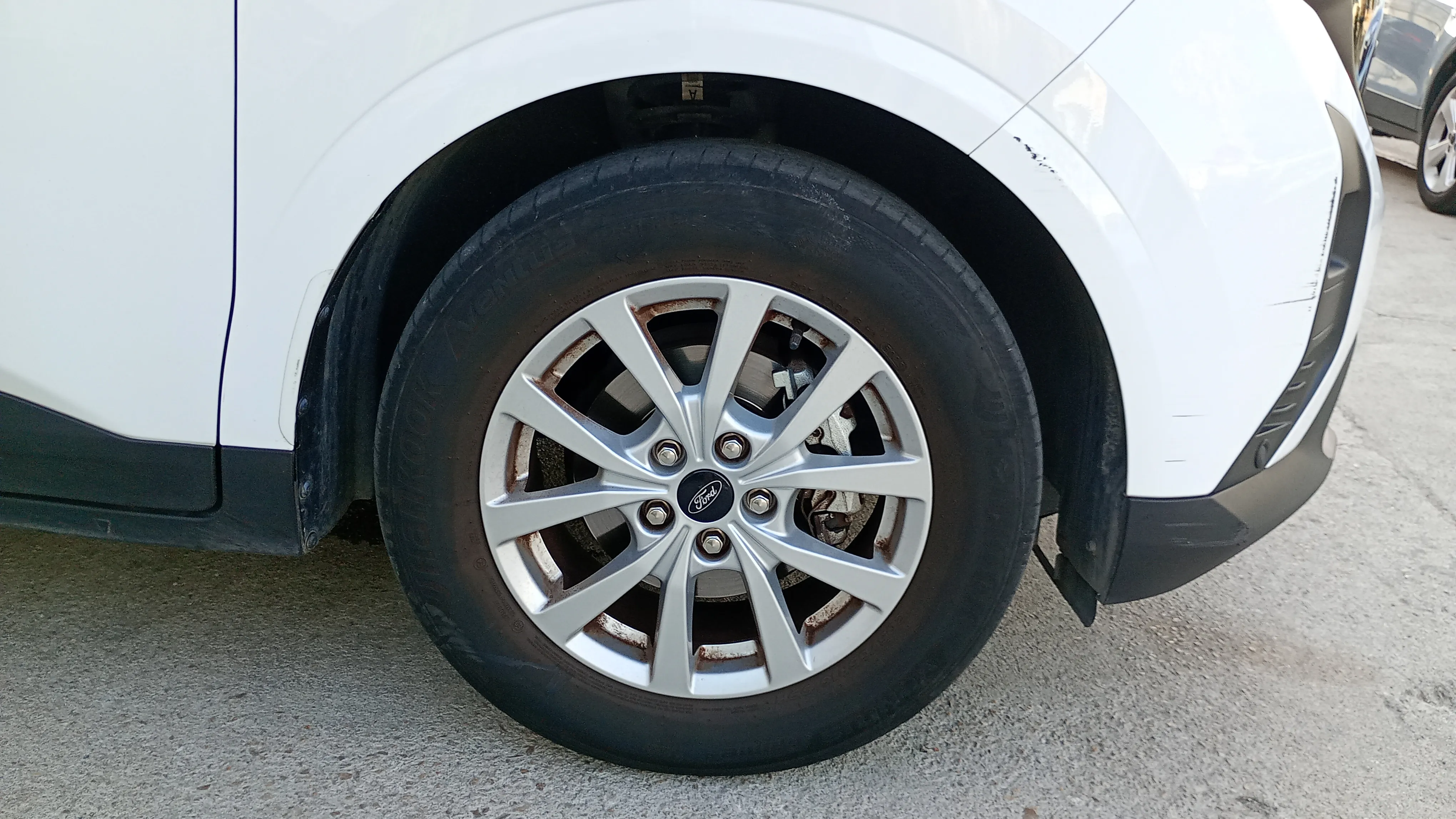 Ford Tourneo Courier 1.0 EcoBoost Titanium - foto 17