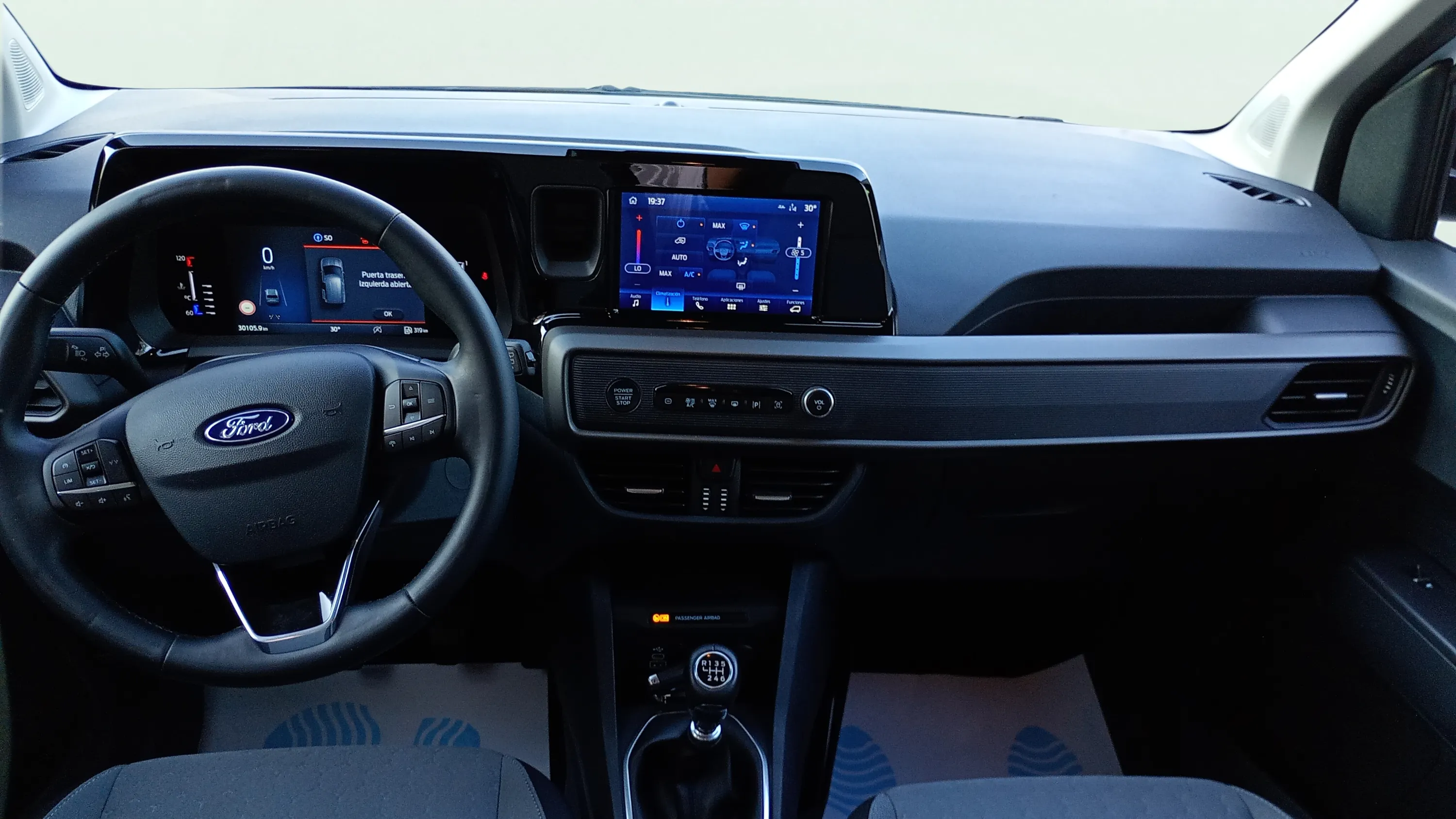 Ford Tourneo Courier 1.0 EcoBoost Titanium - foto 9
