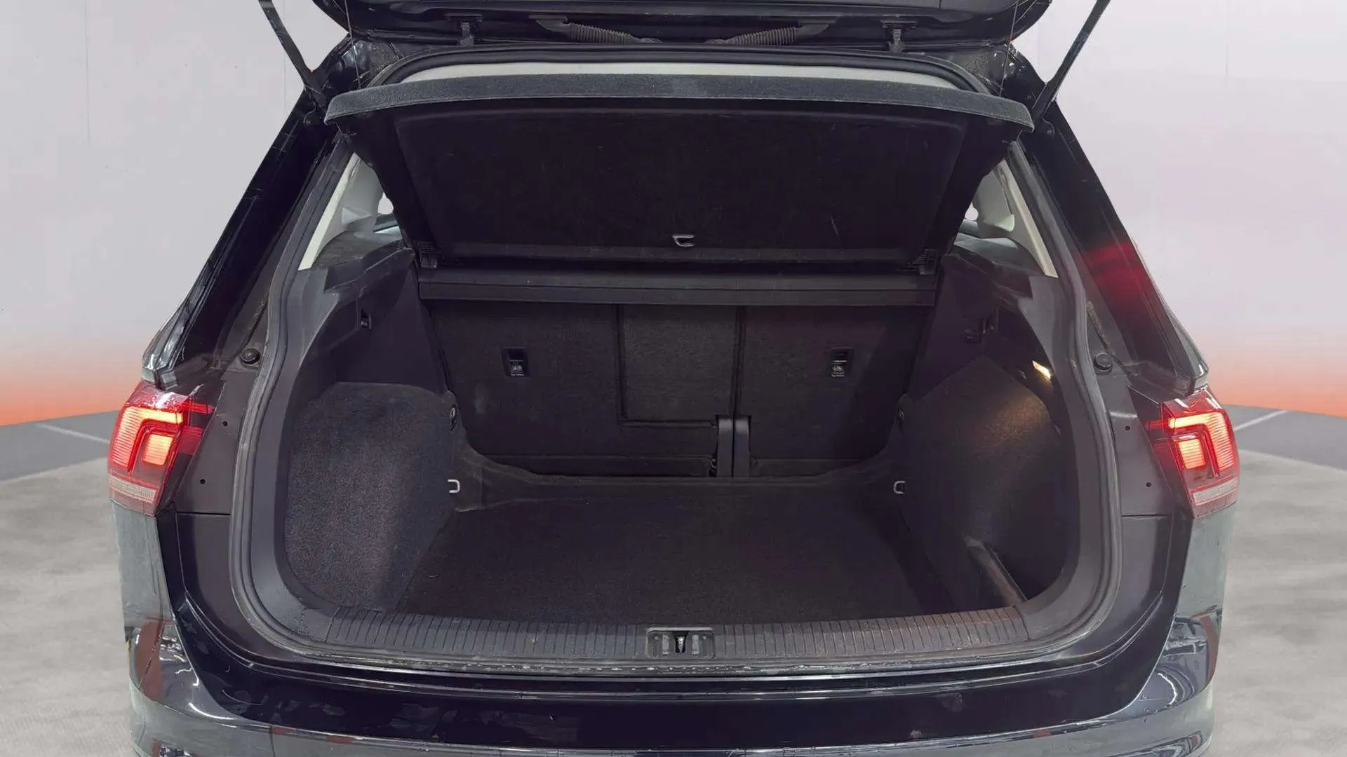 Volkswagen Tiguan Edition 2.0 TDI BMT - foto 16