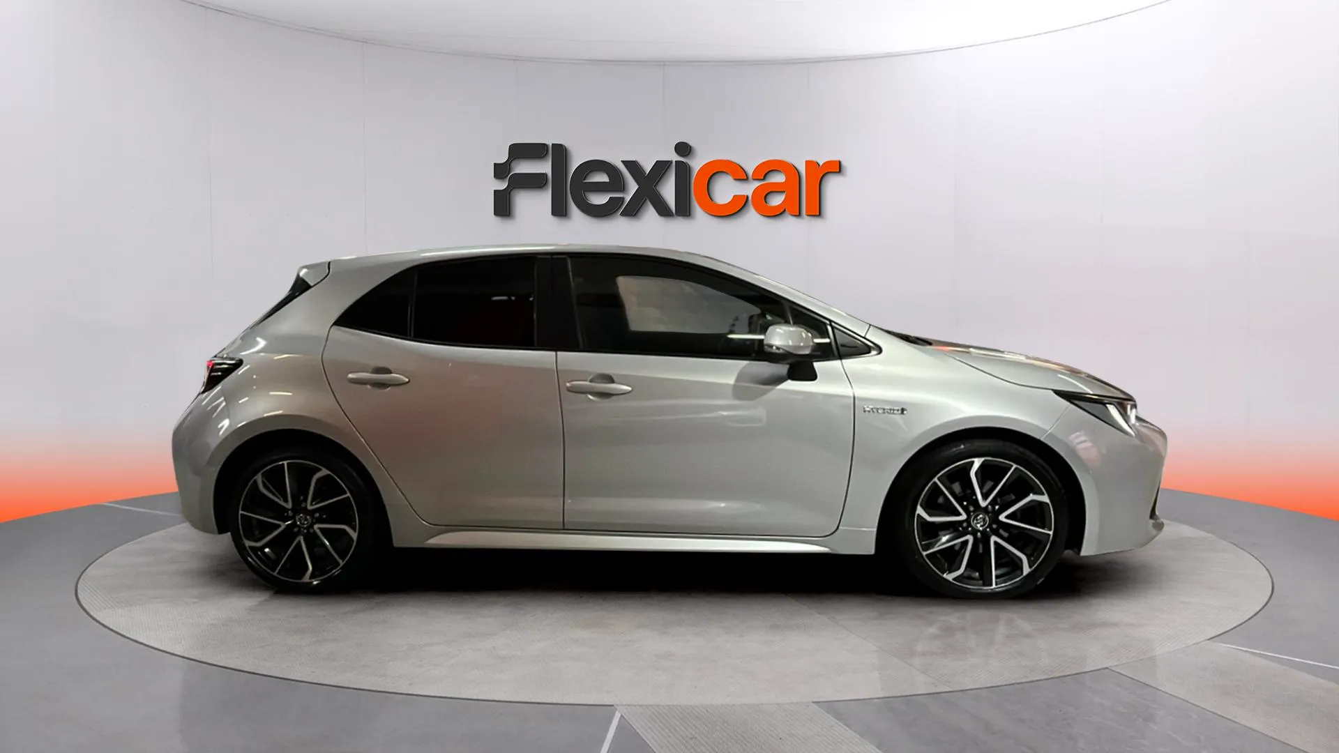 Toyota Corolla 2.0 180H Active Tech E-CVT - foto 8