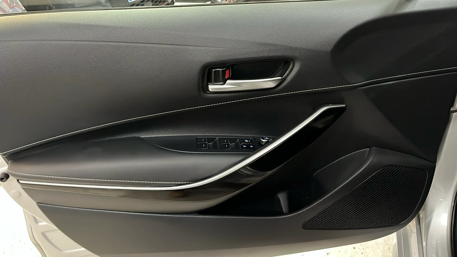 Toyota Corolla 2.0 180H Active Tech E-CVT - foto 19