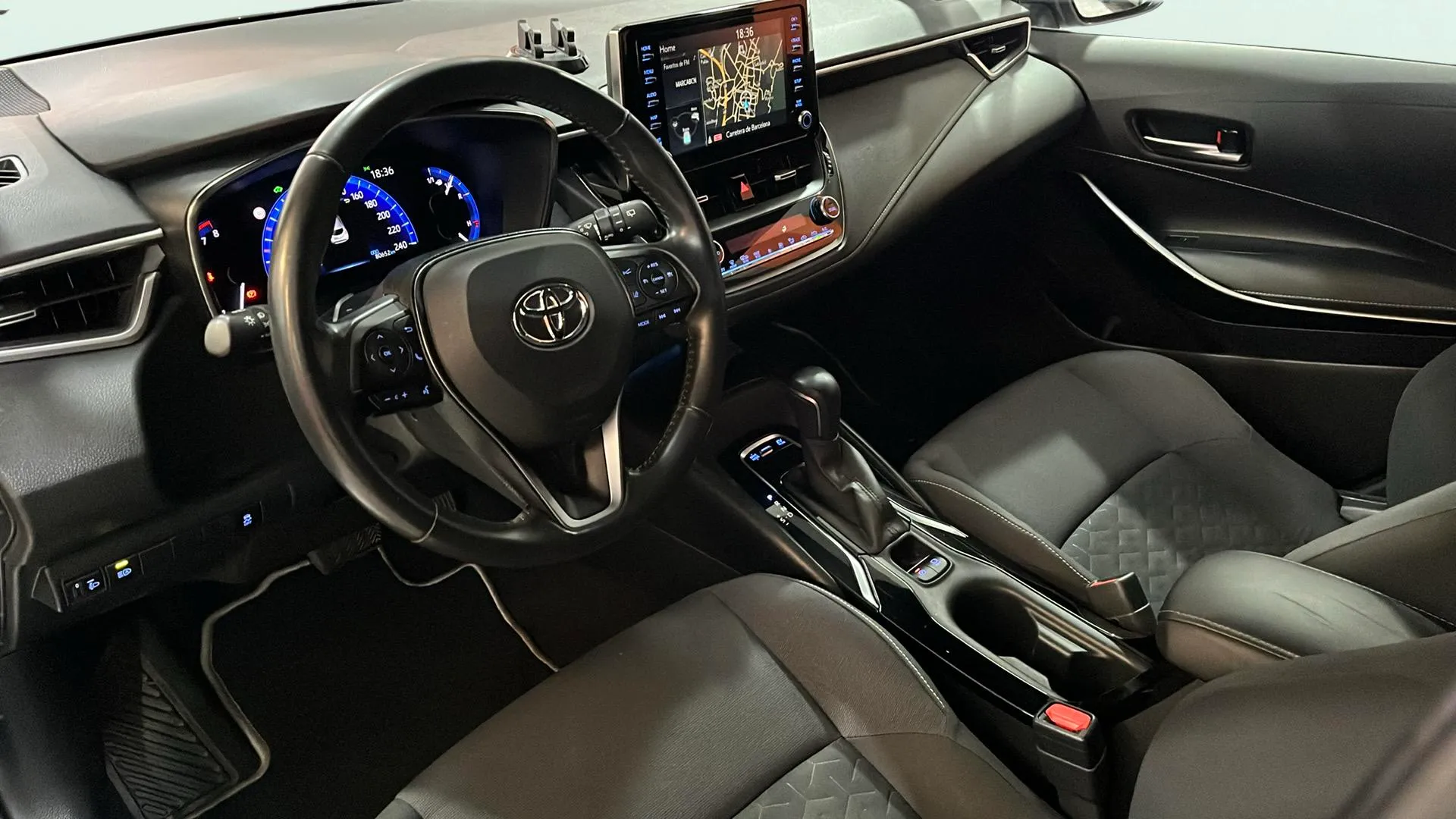 Toyota Corolla 2.0 180H Active Tech E-CVT - foto 9