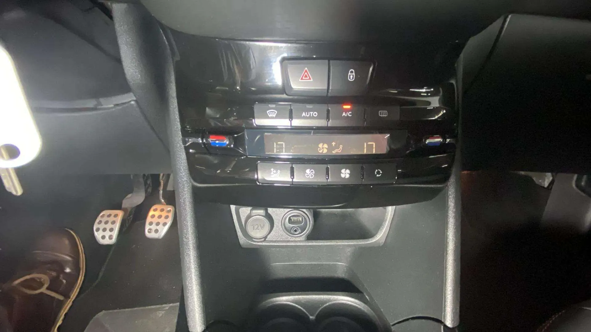 Peugeot 2008 GT Line 1.6 BlueHDi - foto 28