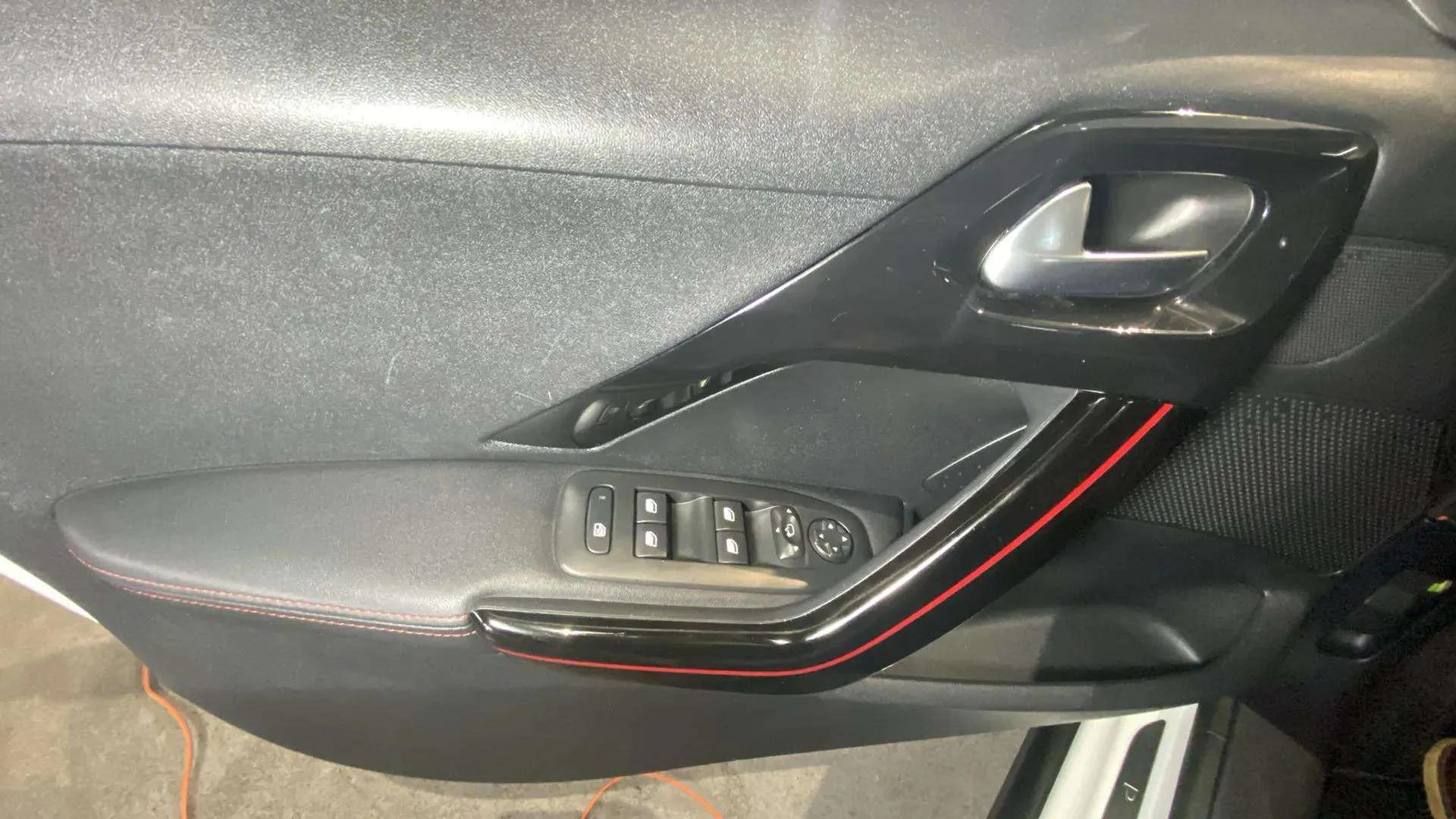 Peugeot 2008 GT Line 1.6 BlueHDi - foto 26