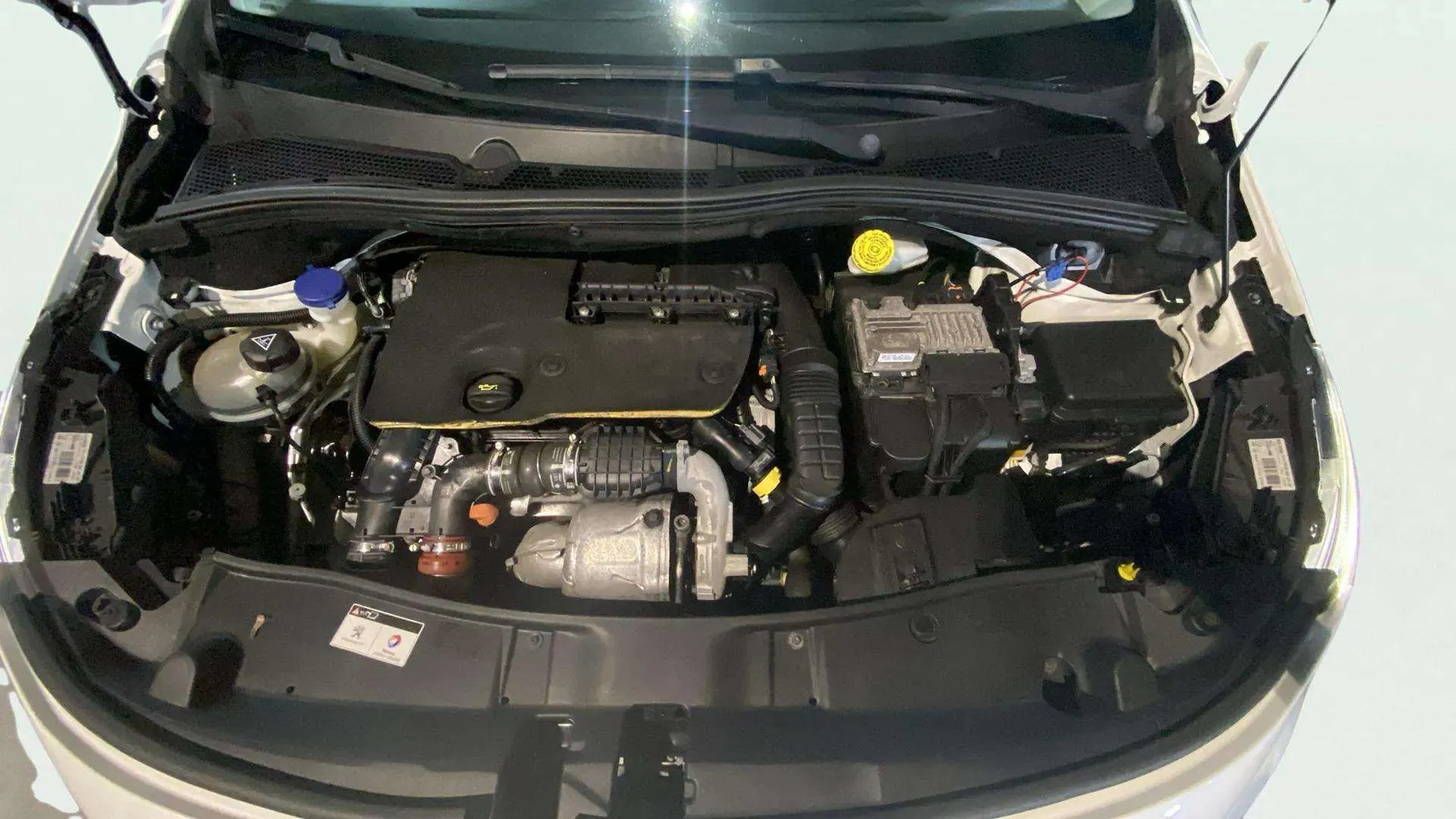 Peugeot 2008 GT Line 1.6 BlueHDi - foto 22