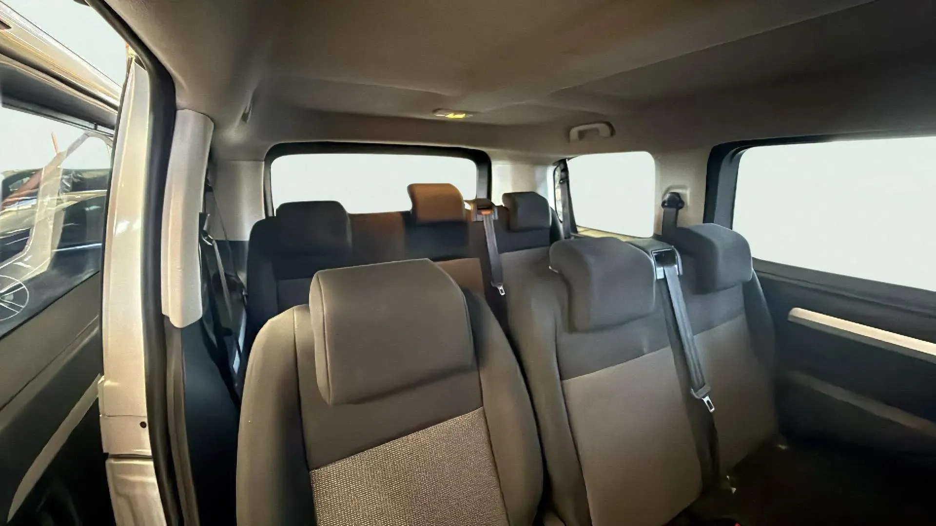 Peugeot Traveller Active 1.5 BlueHDi Compact - foto 17