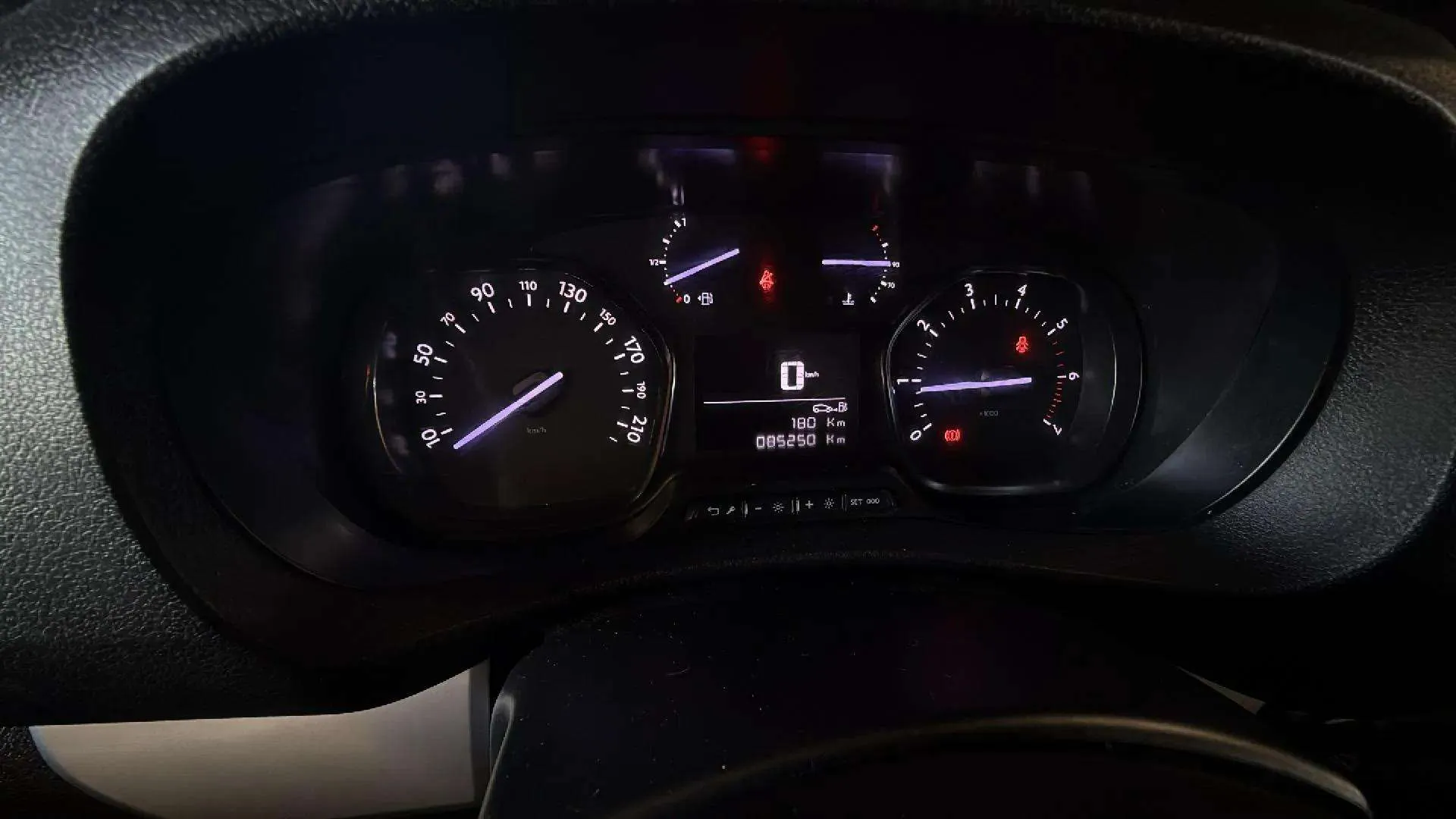 Peugeot Traveller Active 1.5 BlueHDi Compact - foto 21