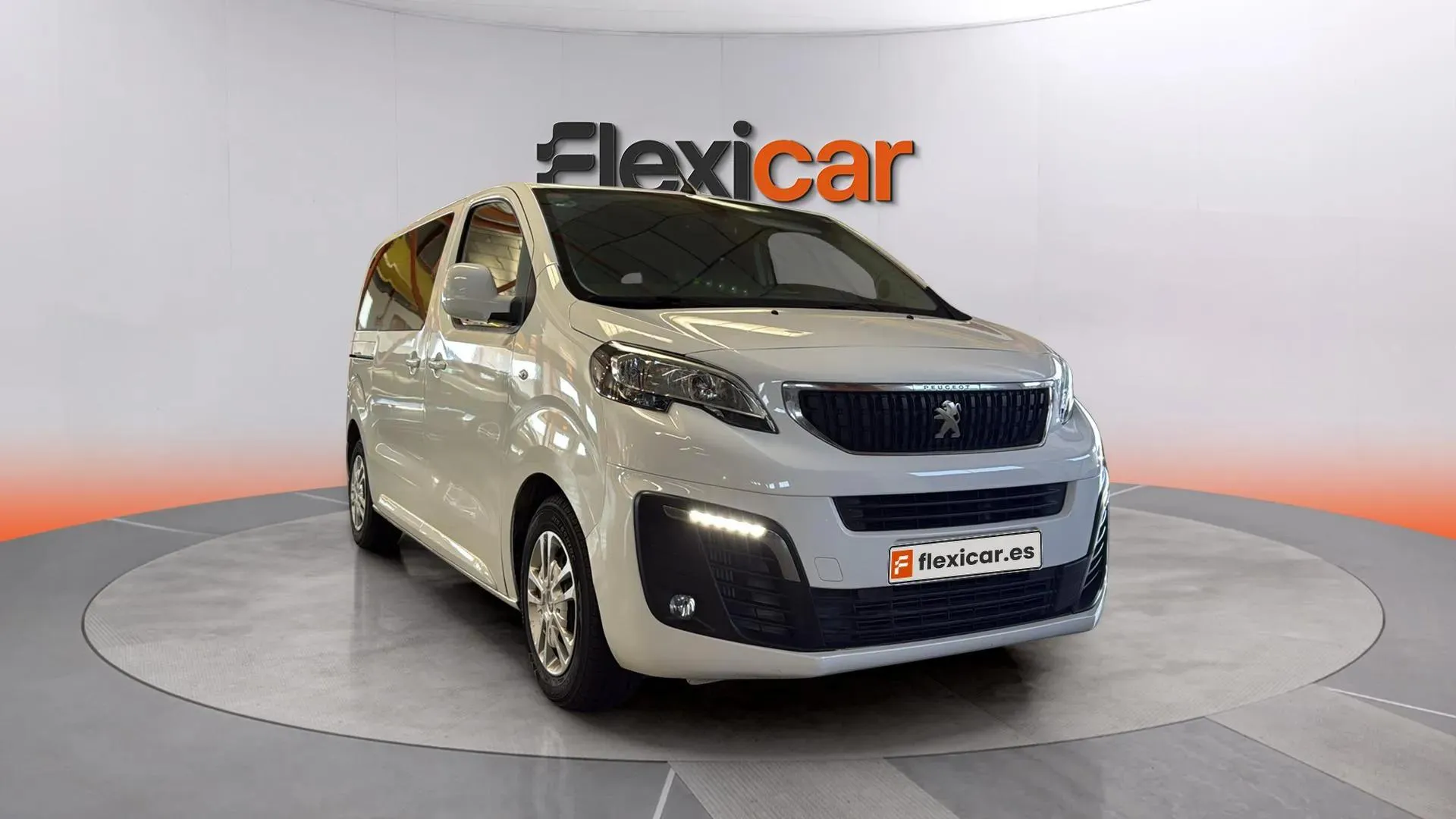 Peugeot Traveller Active 1.5 BlueHDi Compact - foto 1