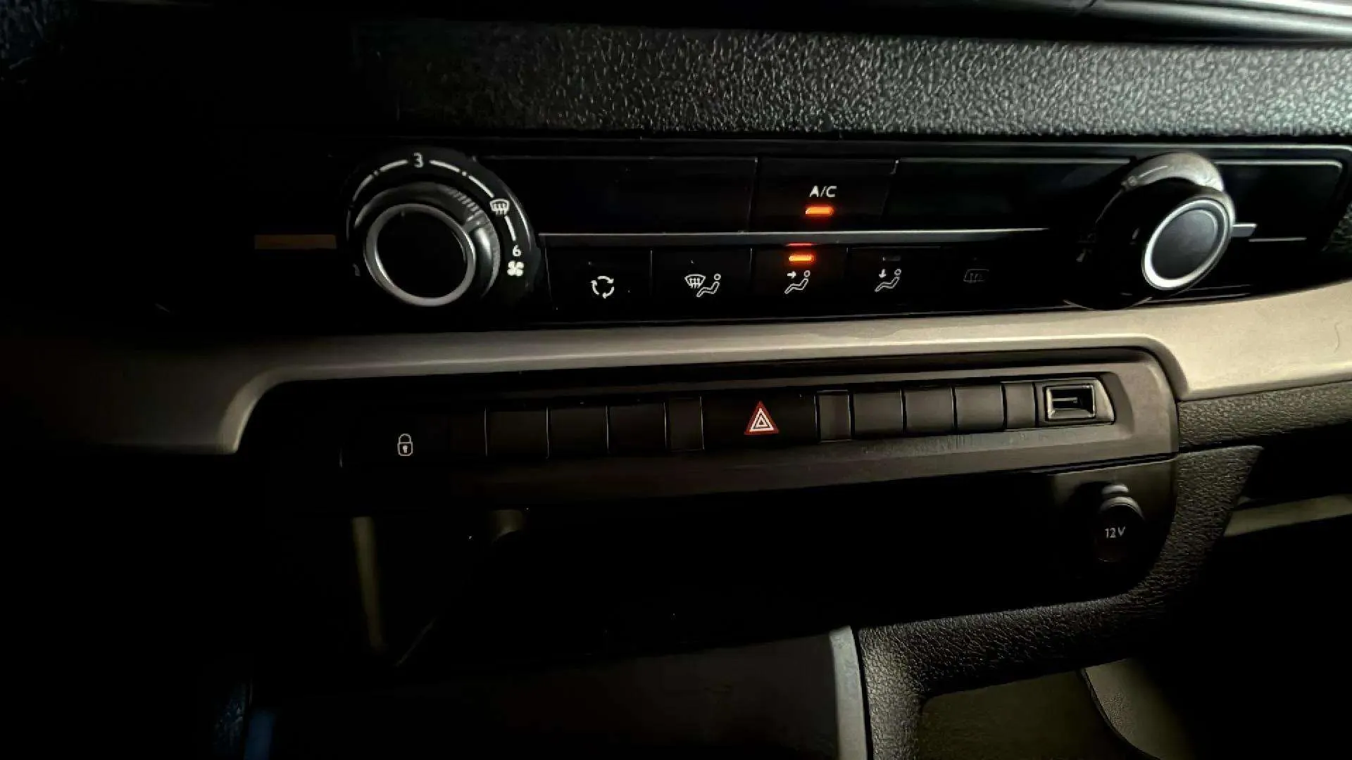 Peugeot Traveller Active 1.5 BlueHDi Compact - foto 29