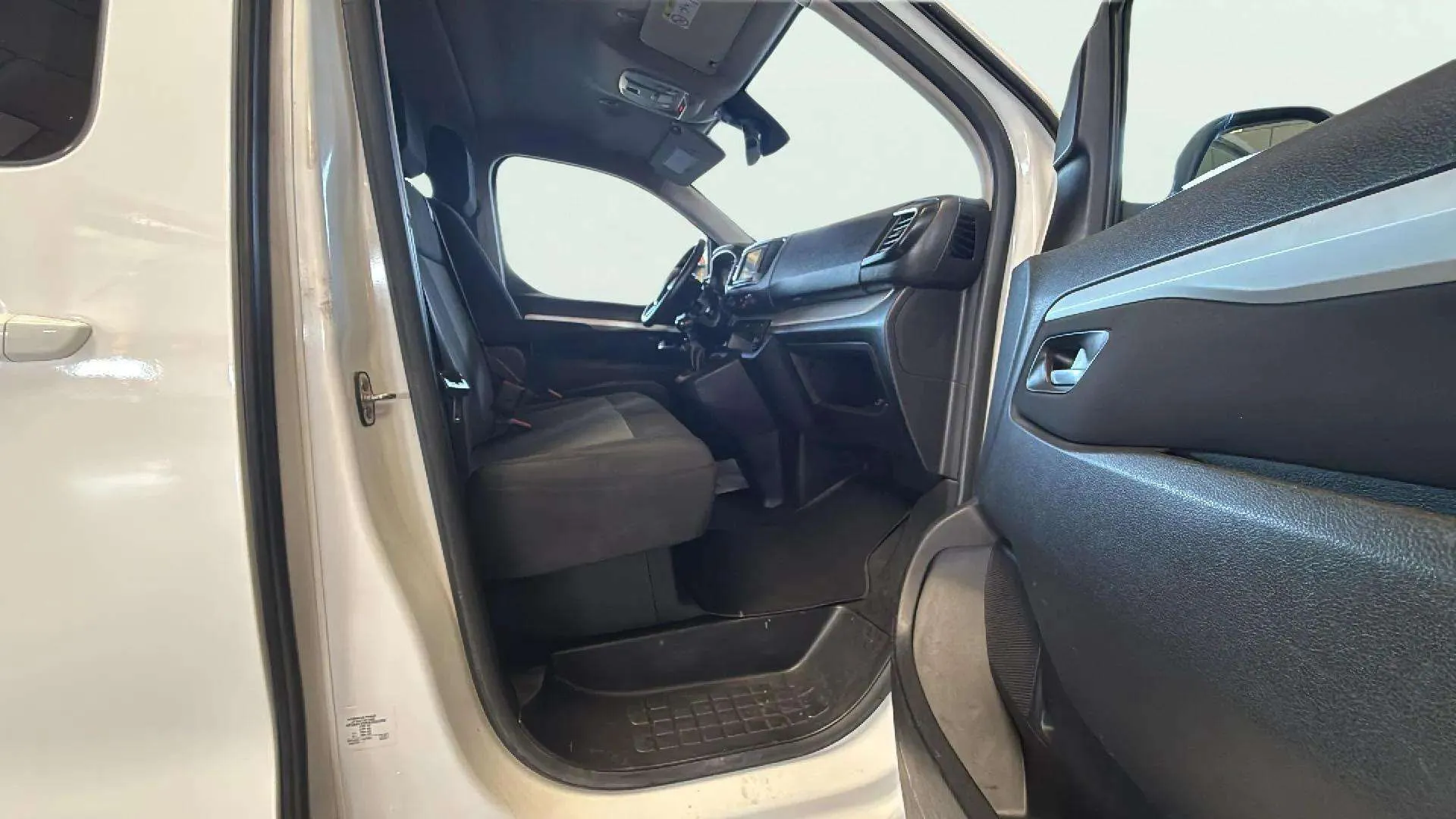 Peugeot Traveller Active 1.5 BlueHDi Compact - foto 15