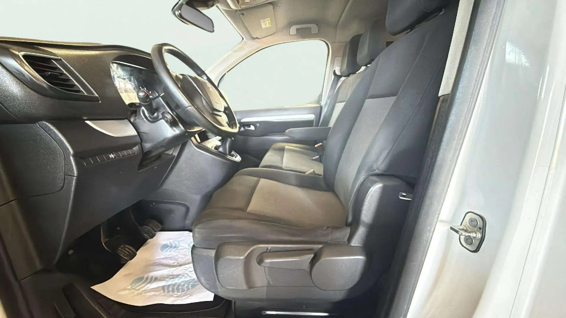 Peugeot Traveller Active 1.5 BlueHDi Compact - foto 14
