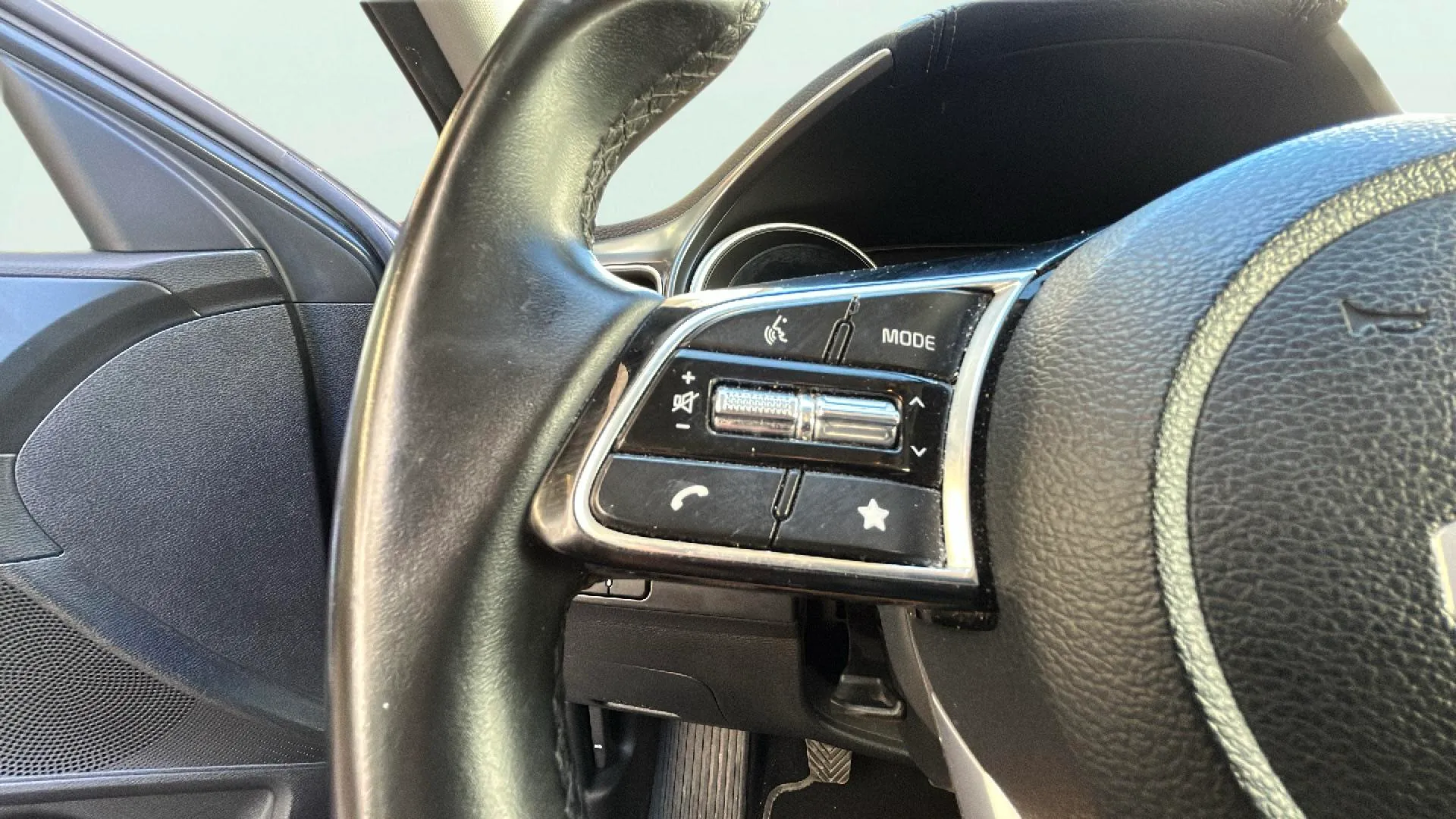 Kia Ceed 1.6 MHEV iMT Drive - foto 12