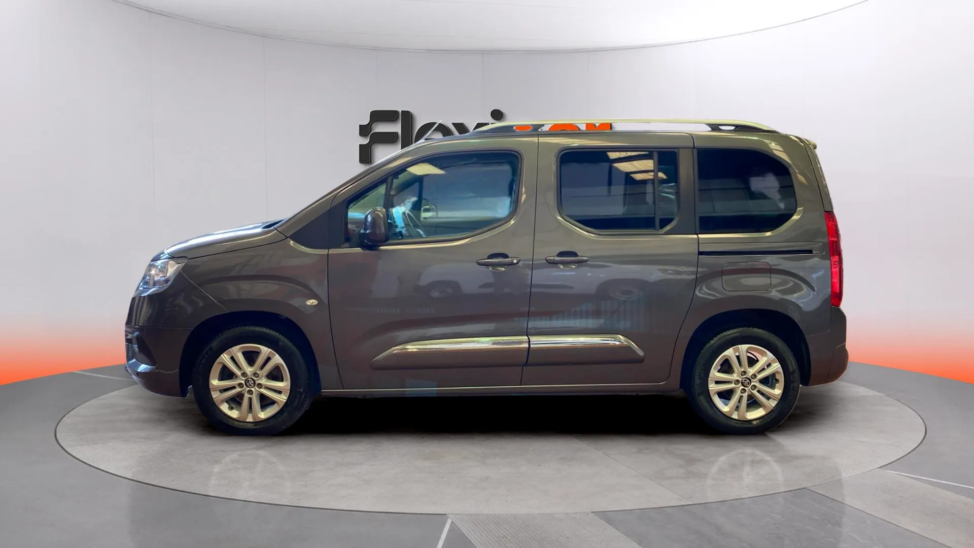 Toyota Proace City 1.2 Family Active L1 - foto 4