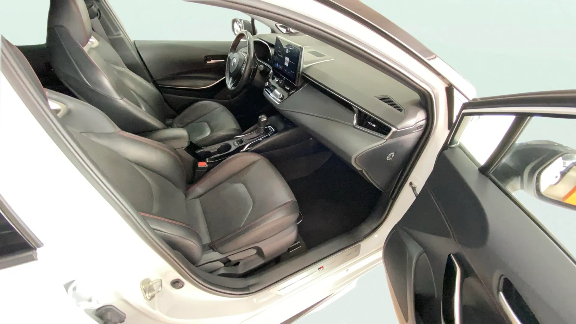 Toyota Corolla 140H GR-Sport Touring Sport - foto 9