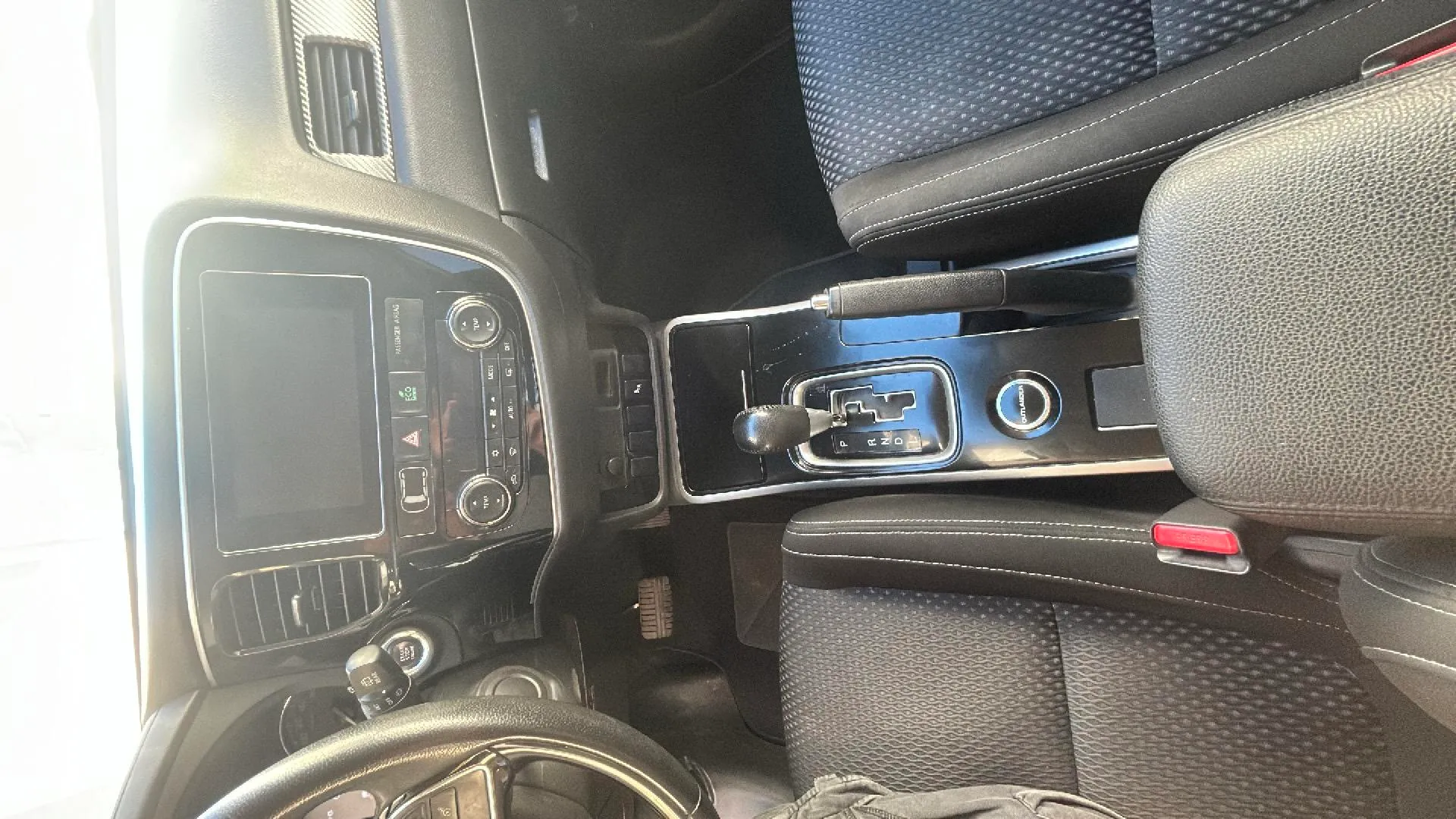 Mitsubishi Outlander 200 MPI Motion CVT 2WD 5 plazas - foto 9
