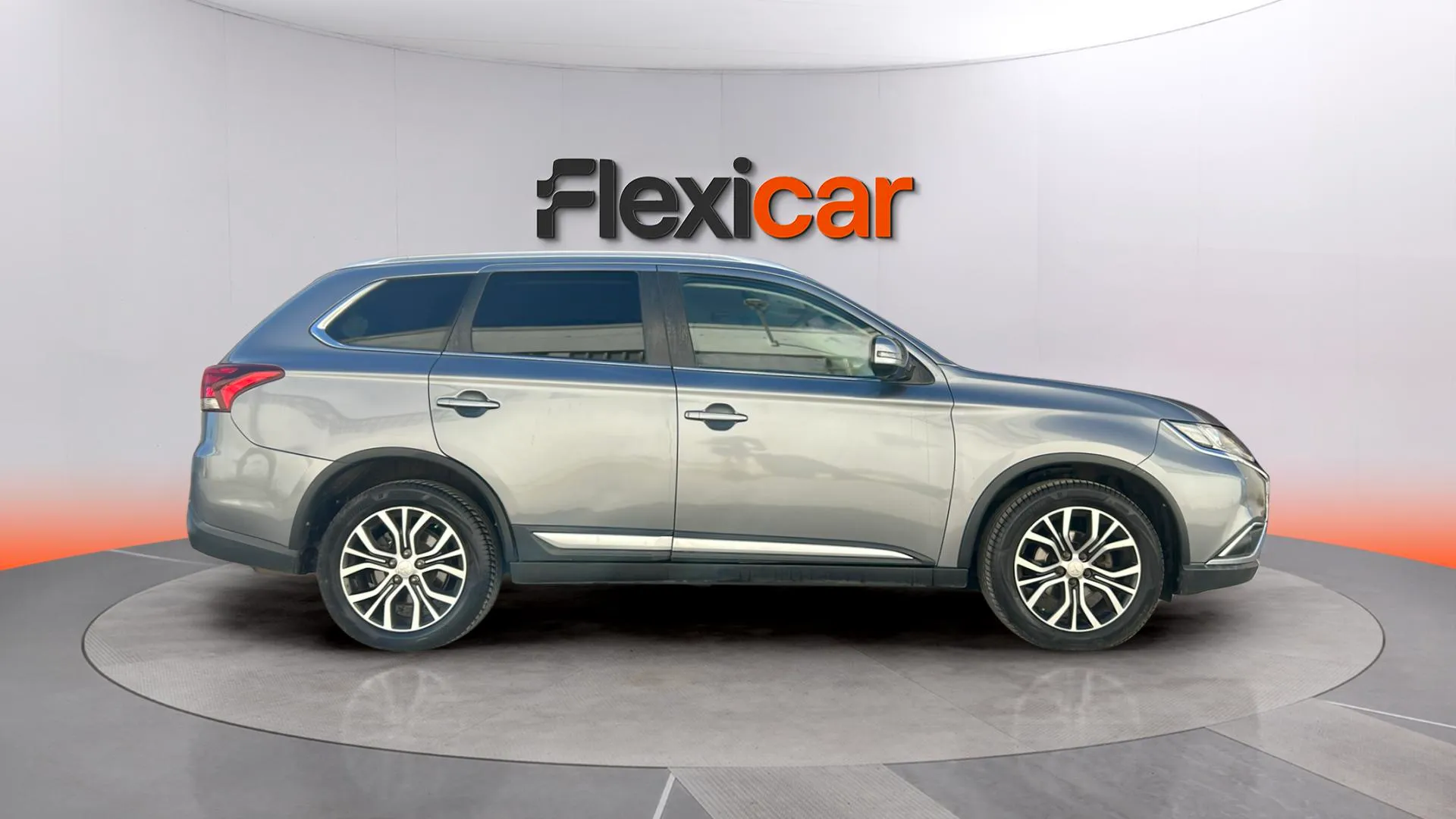 Mitsubishi Outlander 200 MPI Motion CVT 2WD 5 plazas - foto 3