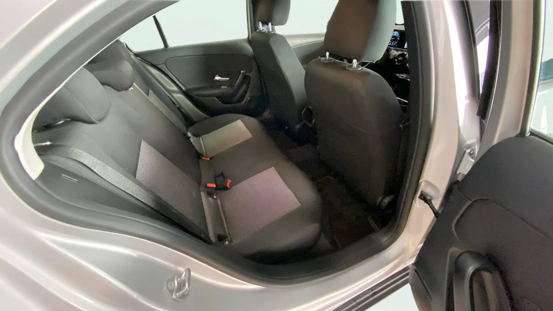 Mercedes-Benz Clase A Sedán A 180 d - foto 10