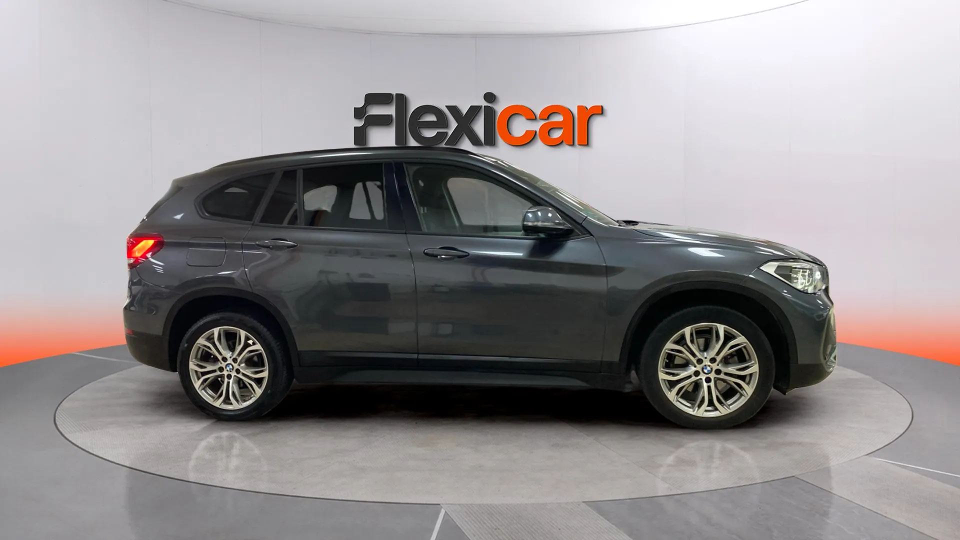BMW X1 sDrive18i - foto 3