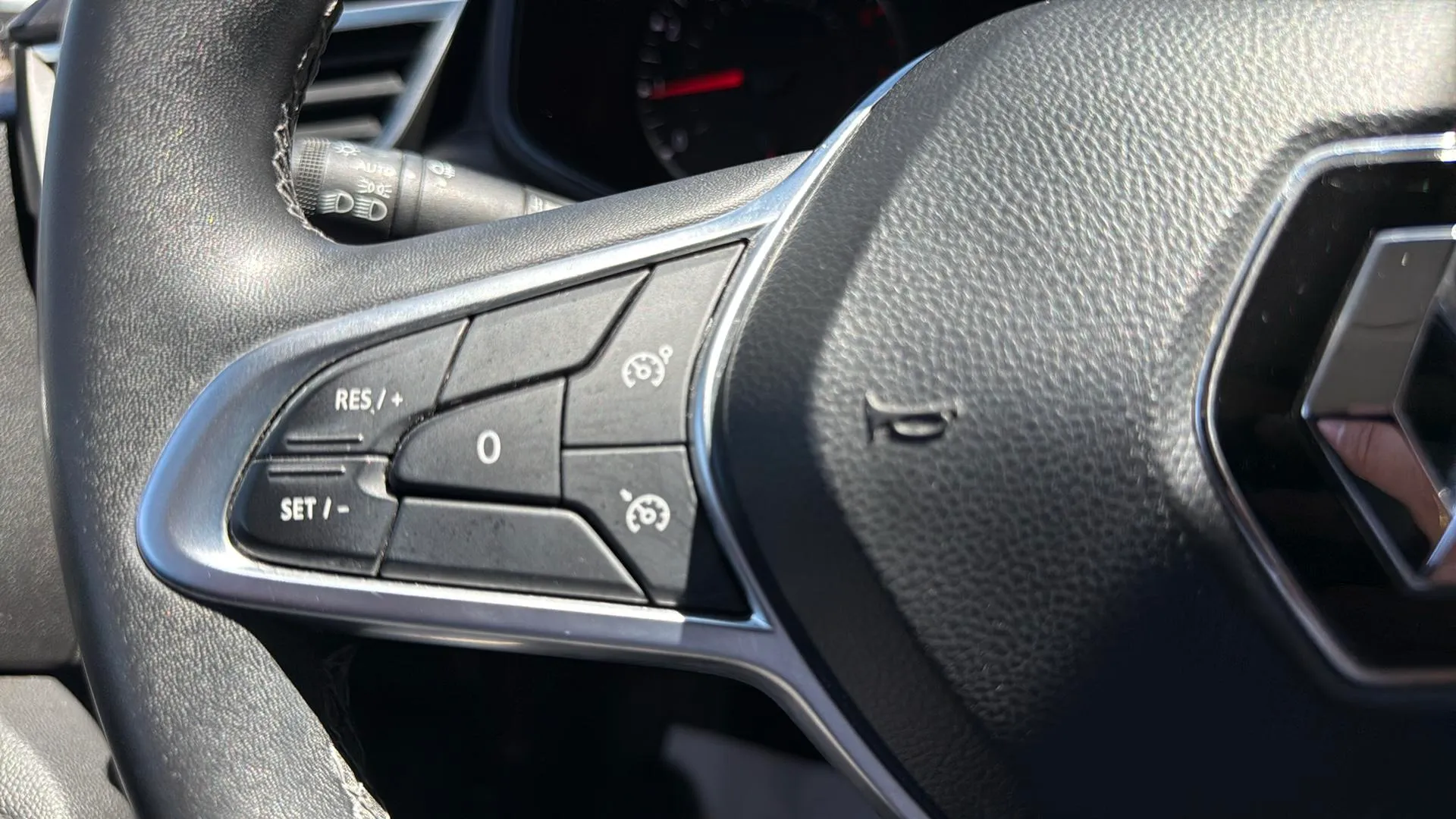 Renault Clio Evolution TCe - foto 18