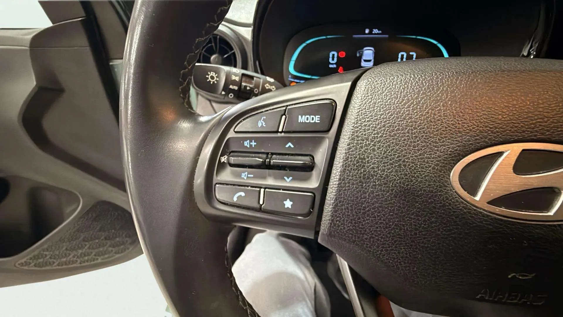 Hyundai i10 1.0 Klass - foto 12