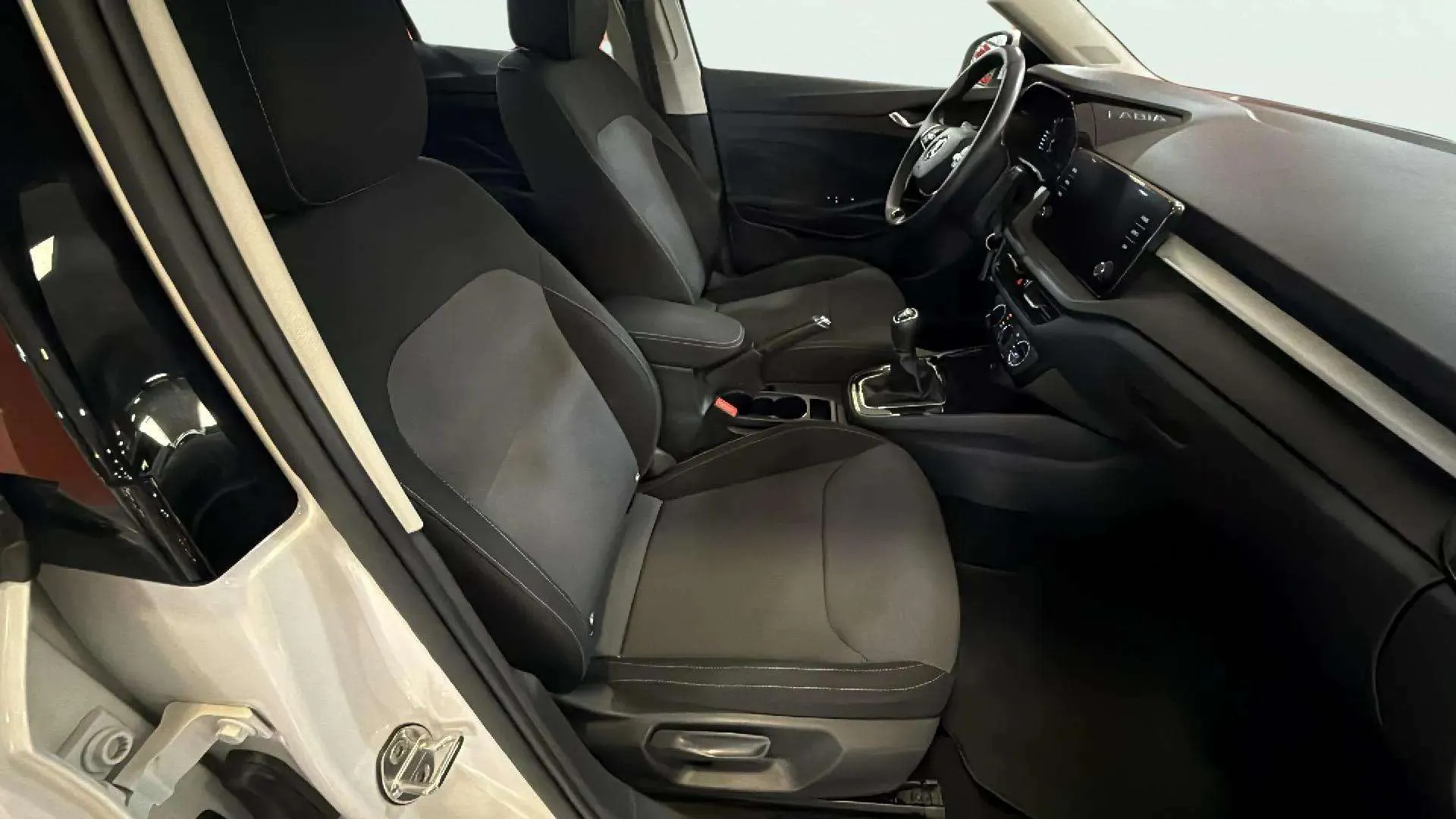 Škoda Fabia 1.0 MPI Active - foto 12