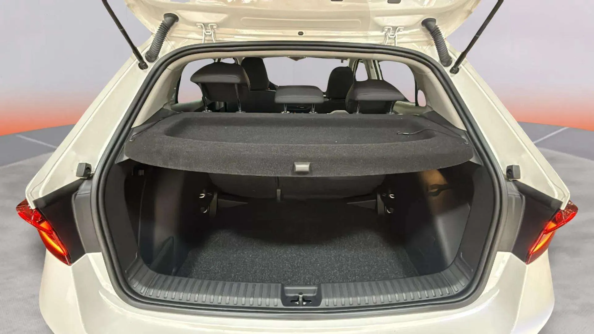 Škoda Fabia 1.0 MPI Active - foto 14
