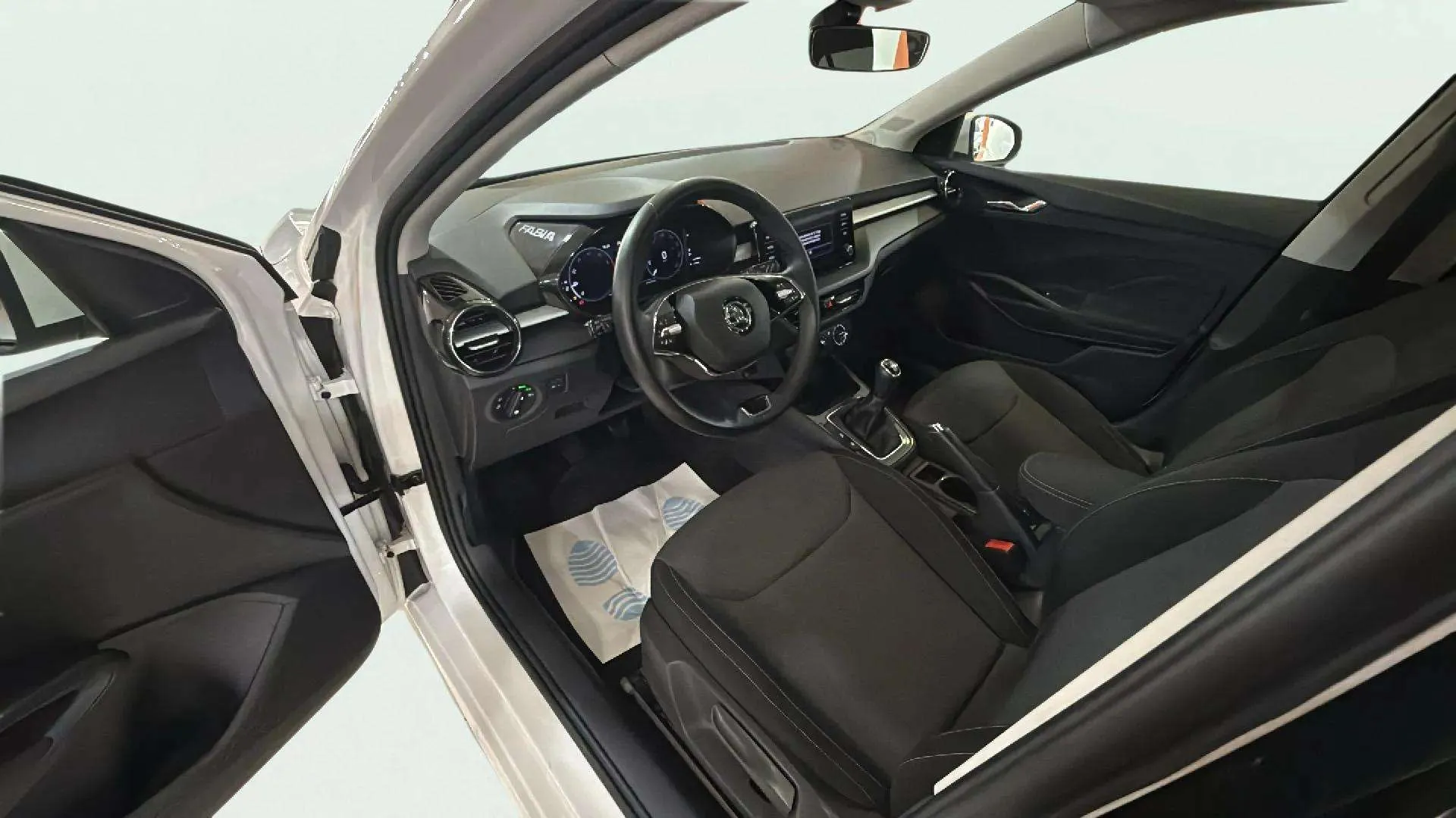 Škoda Fabia 1.0 MPI Active - foto 11