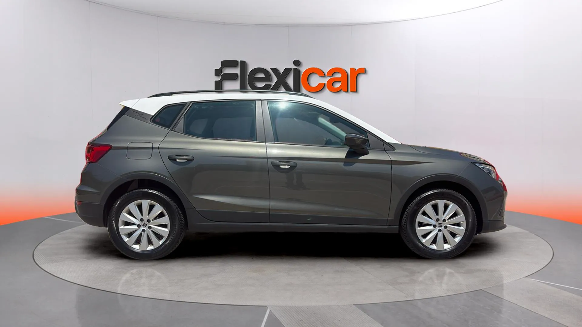 SEAT Arona 1.0 TSI FR - foto 8