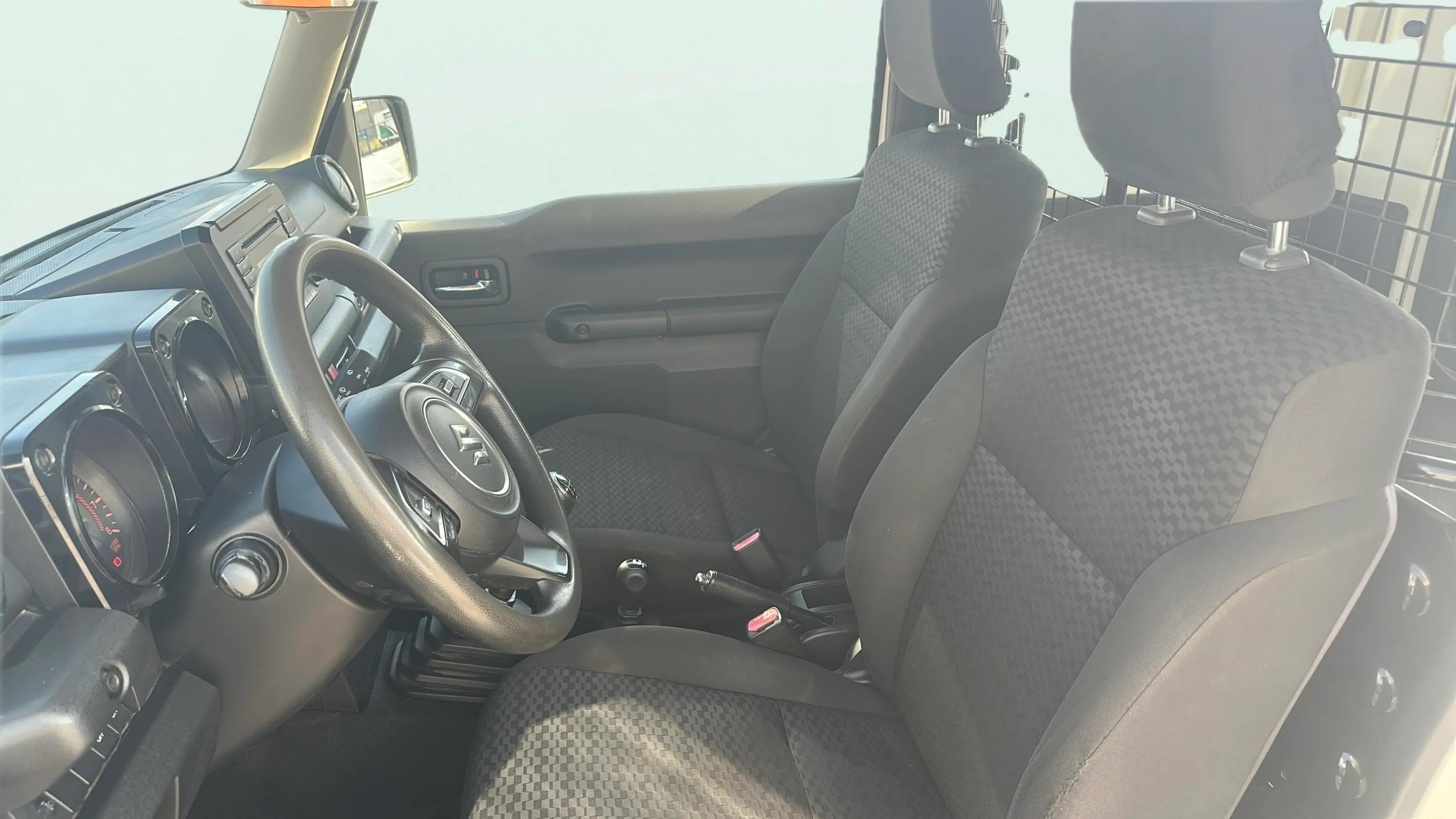 Suzuki Jimny 1.5 JX - foto 14