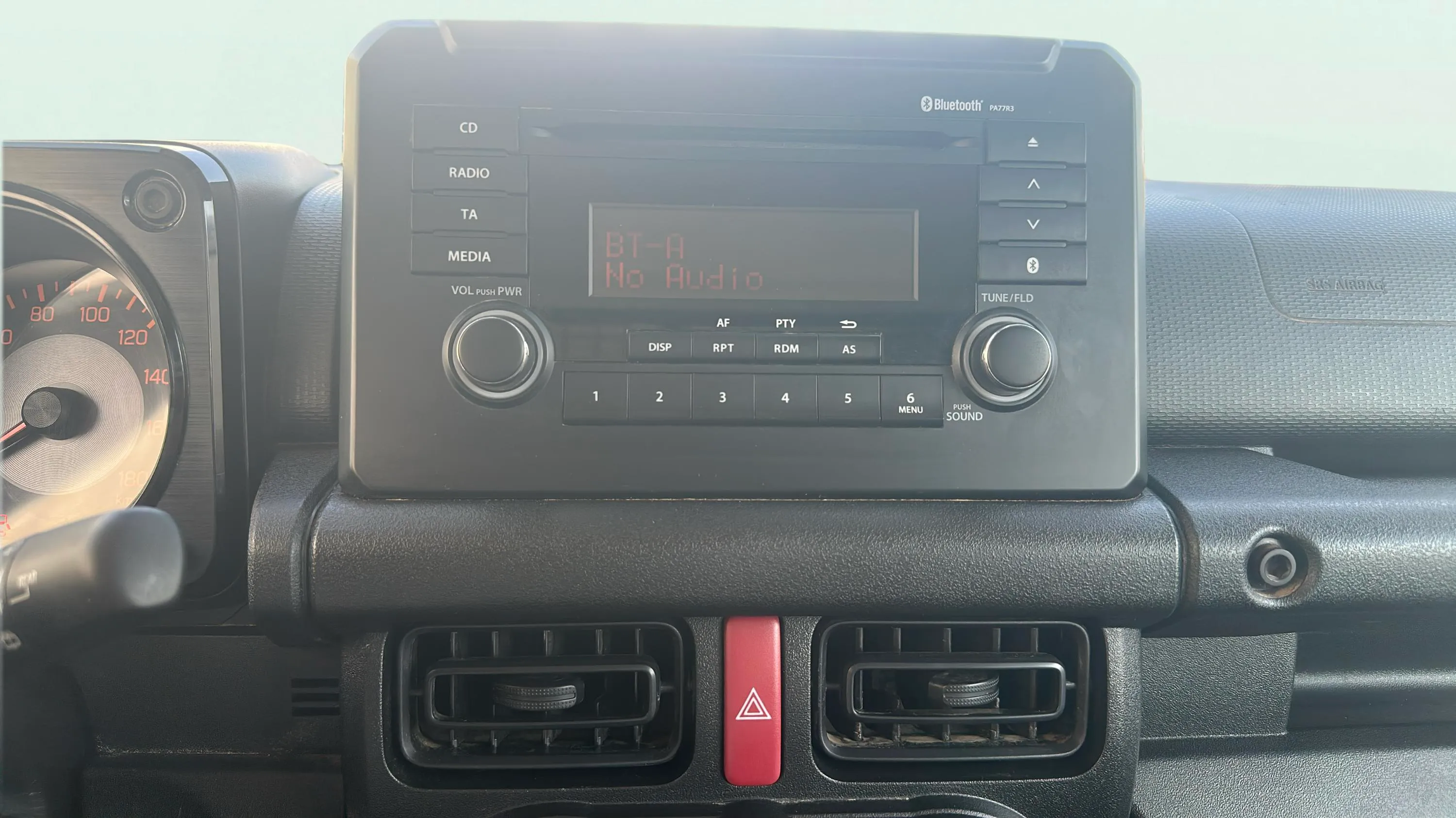 Suzuki Jimny 1.5 JX - foto 18