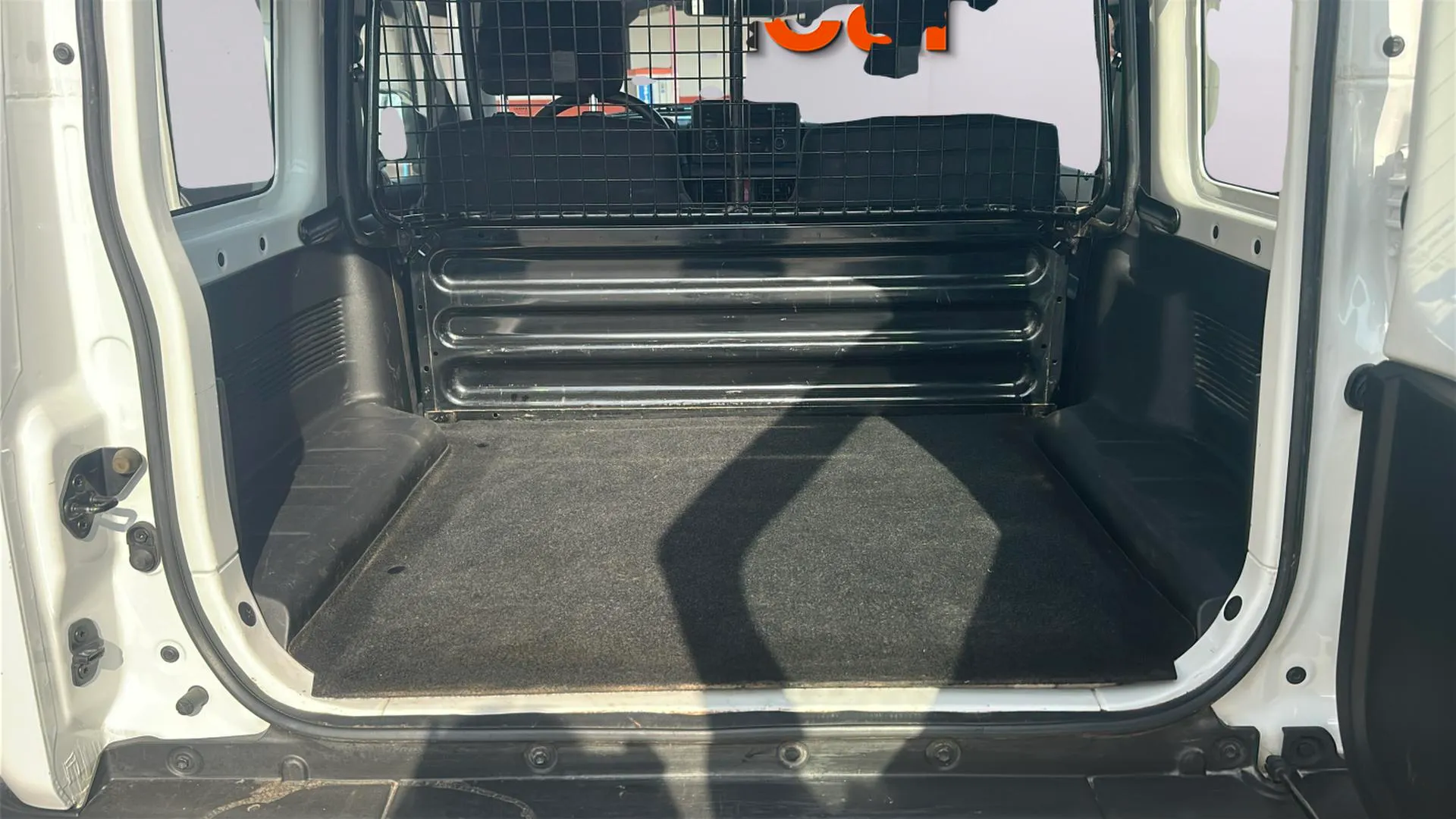 Suzuki Jimny 1.5 JX - foto 15