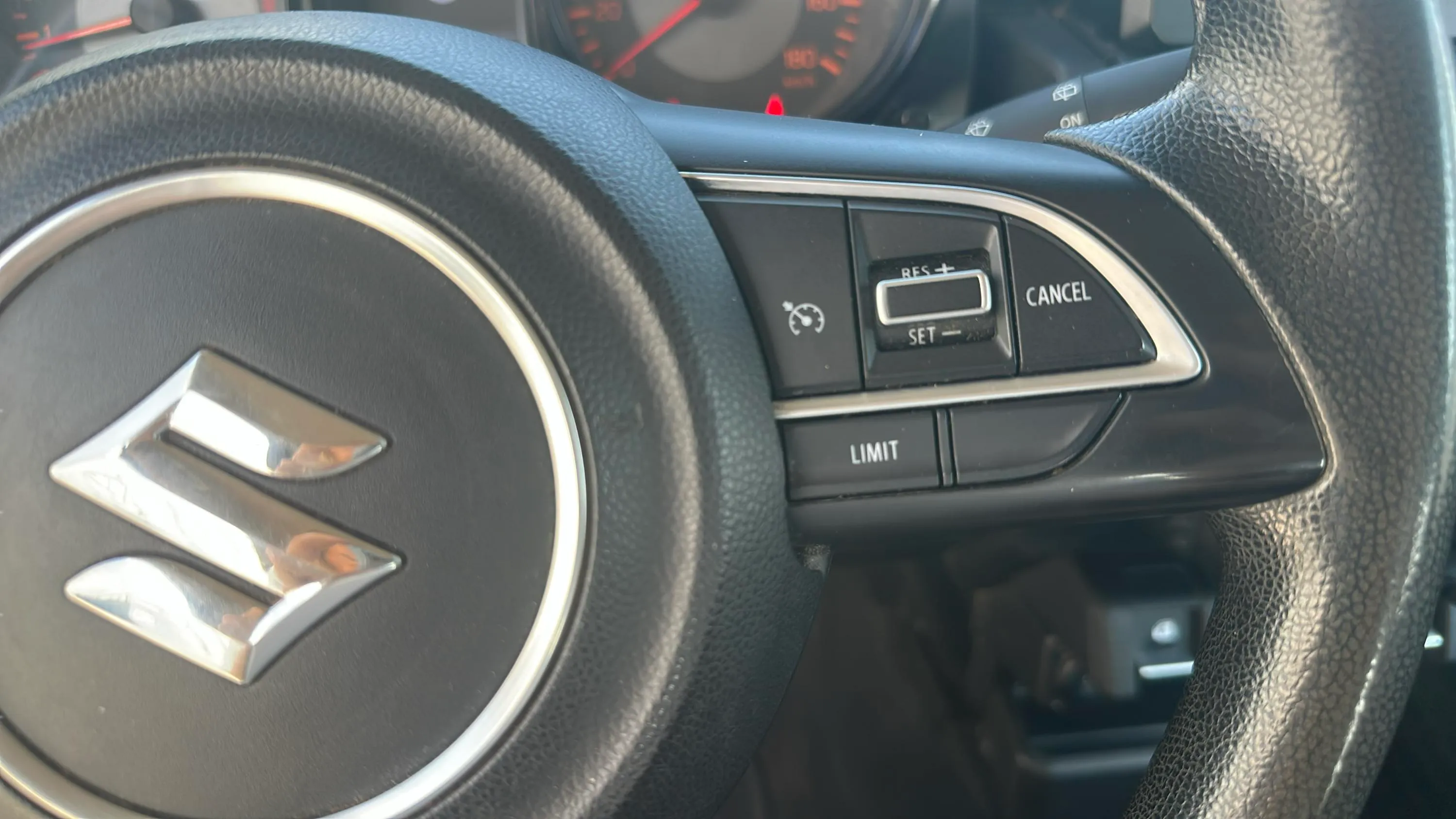 Suzuki Jimny 1.5 JX - foto 20