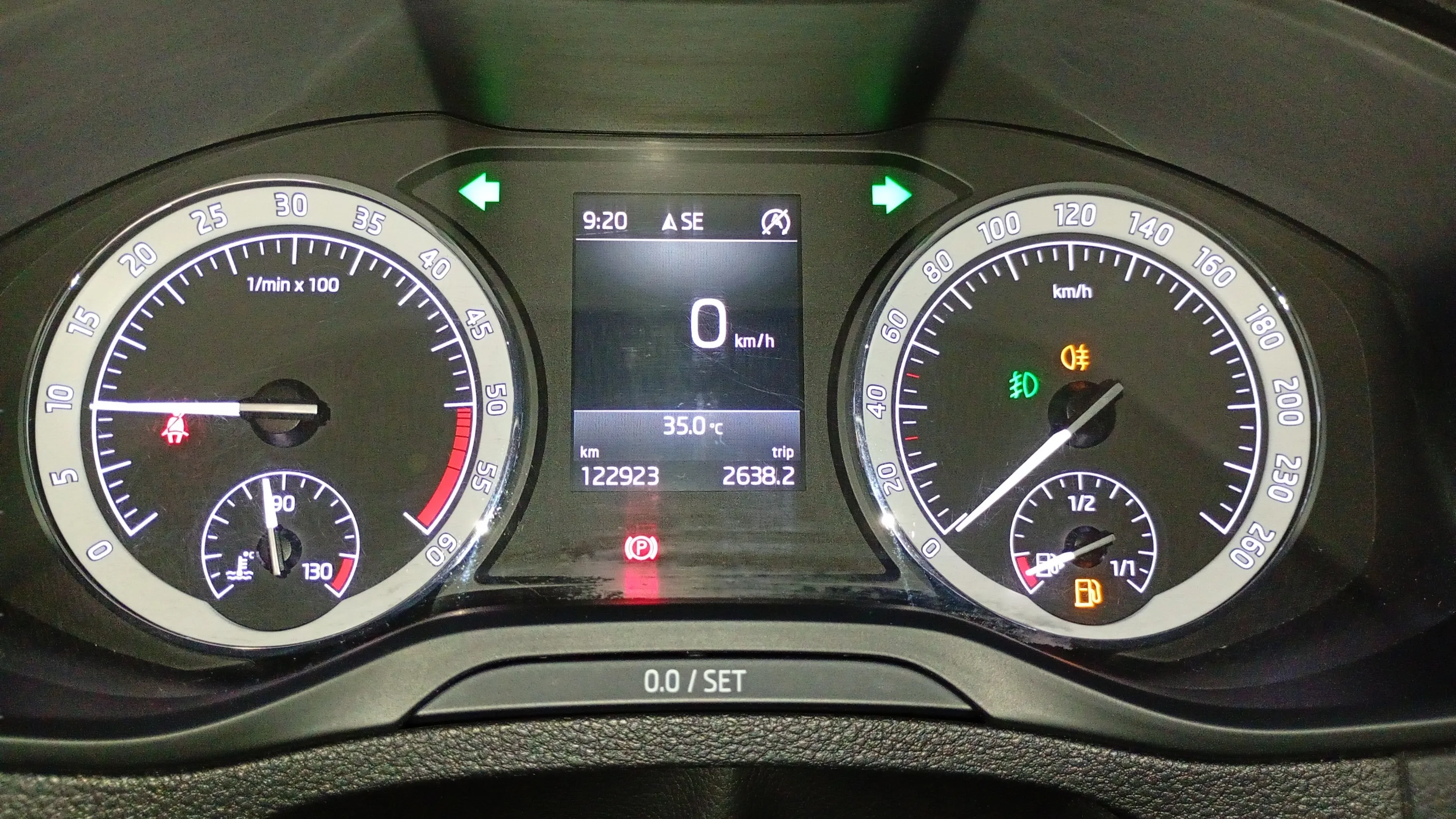 Škoda Karoq 1.6 TDI Ambition - foto 9