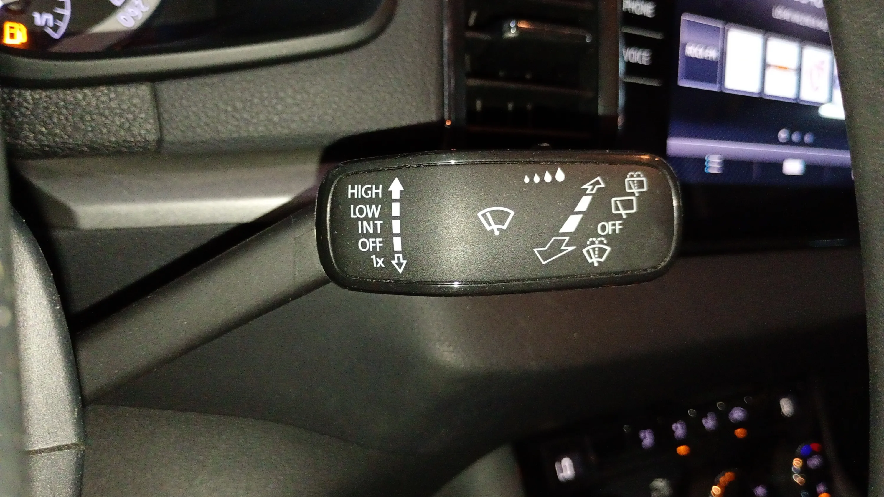 Škoda Karoq 1.6 TDI Ambition - foto 15