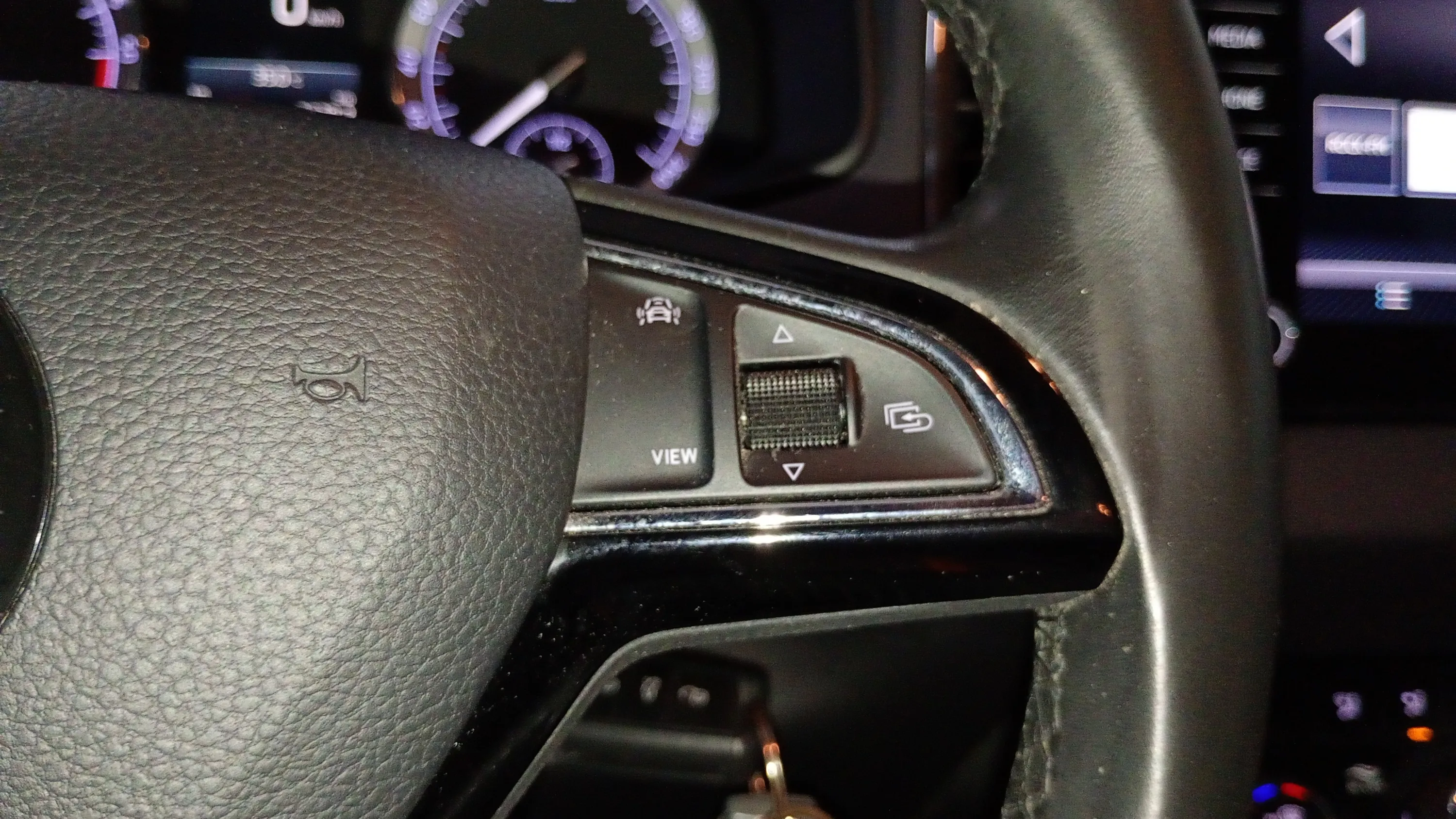 Škoda Karoq 1.6 TDI Ambition - foto 13