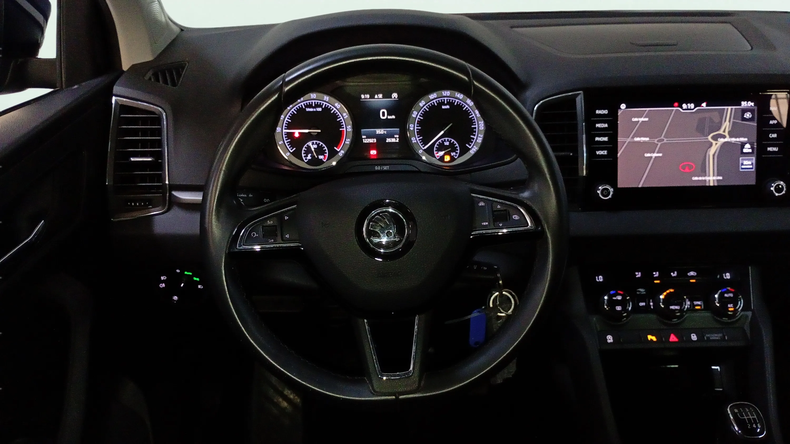 Škoda Karoq 1.6 TDI Ambition - foto 11