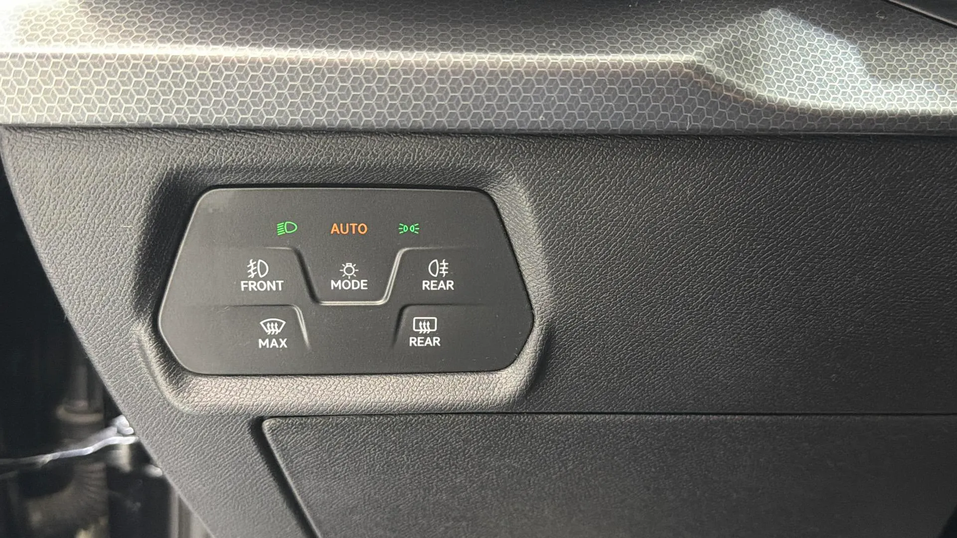 SEAT León 1.5 TSI Style 25 Aniversario - foto 18