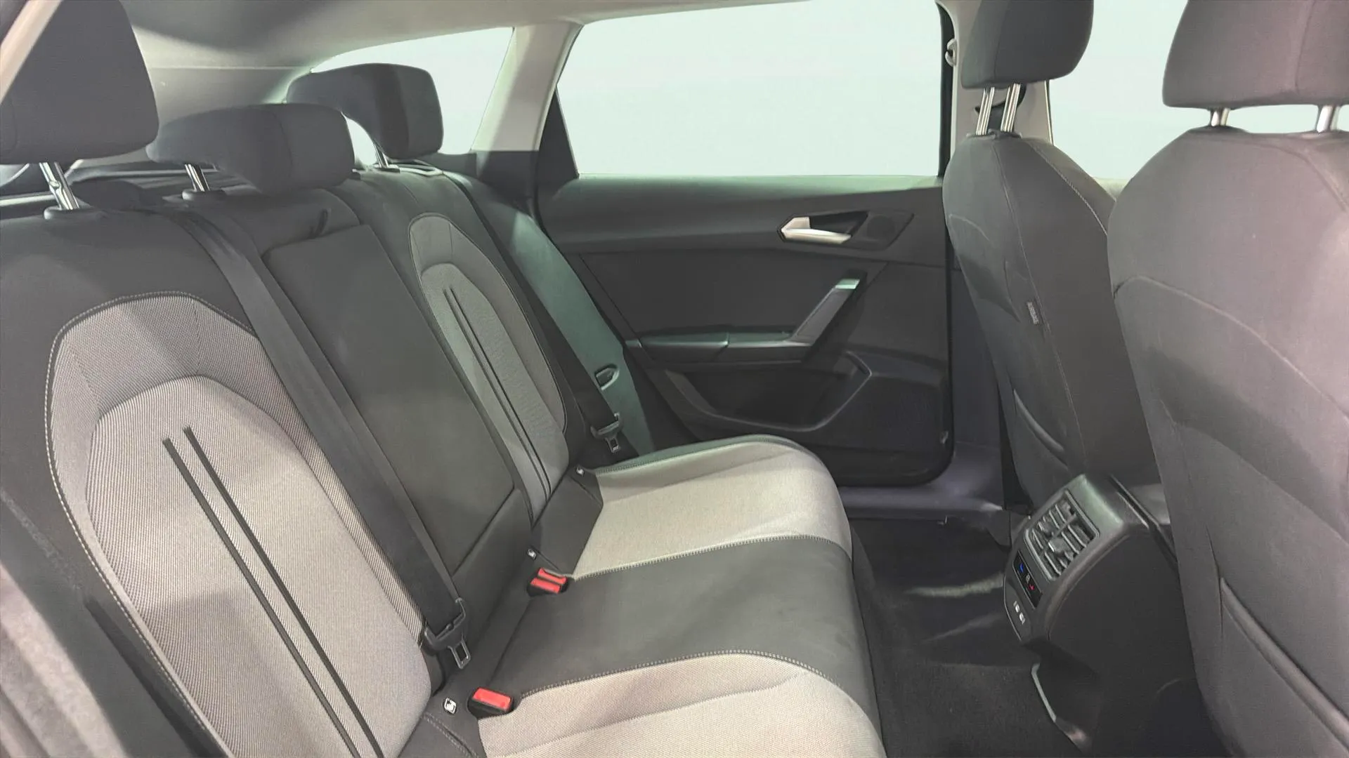 SEAT León 1.5 TSI Style 25 Aniversario - foto 14