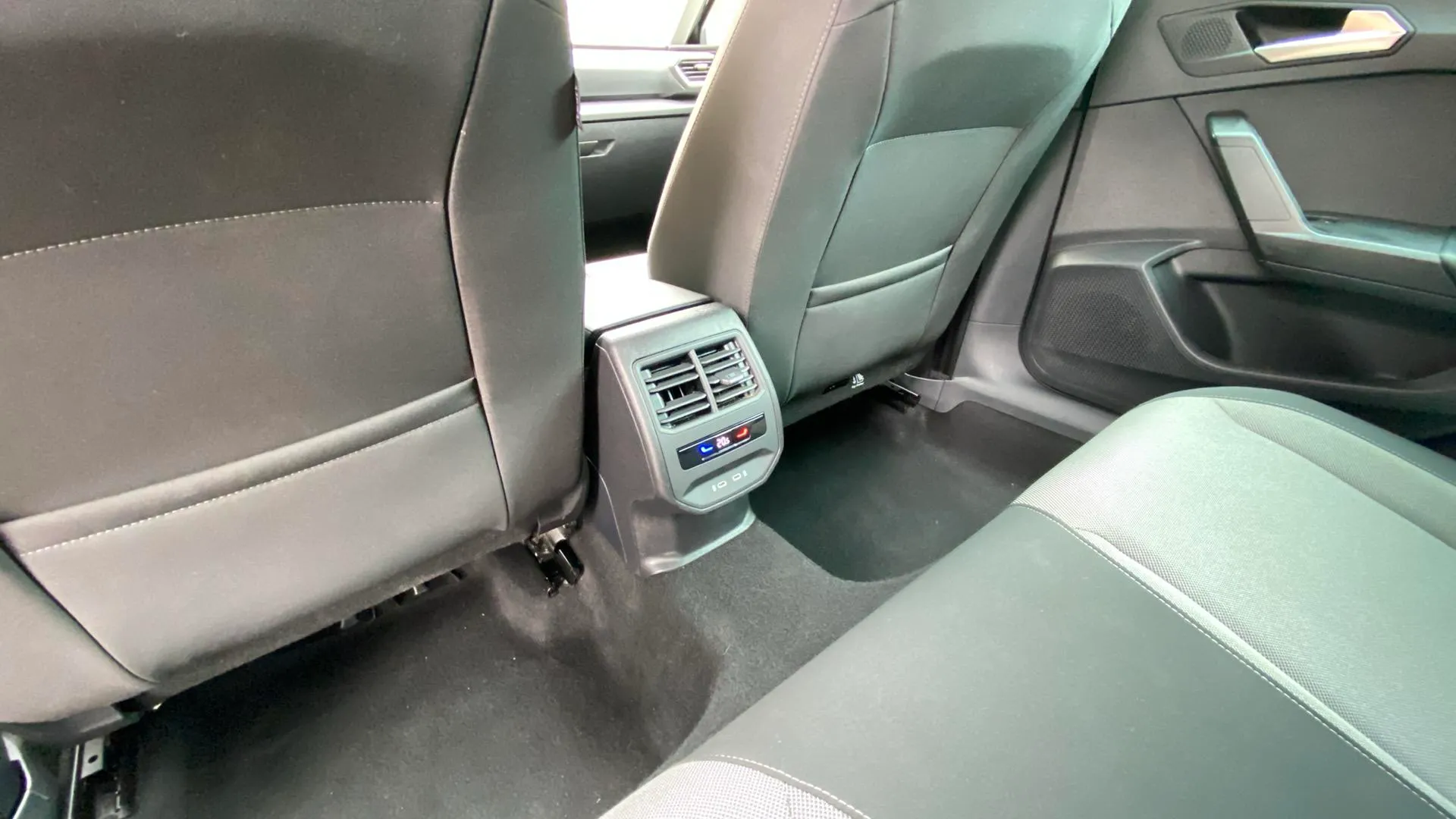 SEAT León SP 1.5 TSI Style 25 Aniversario - foto 17