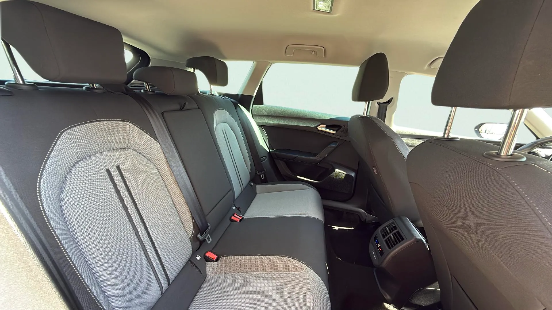 SEAT León 1.5 TSI Style 25 Aniversario - foto 21