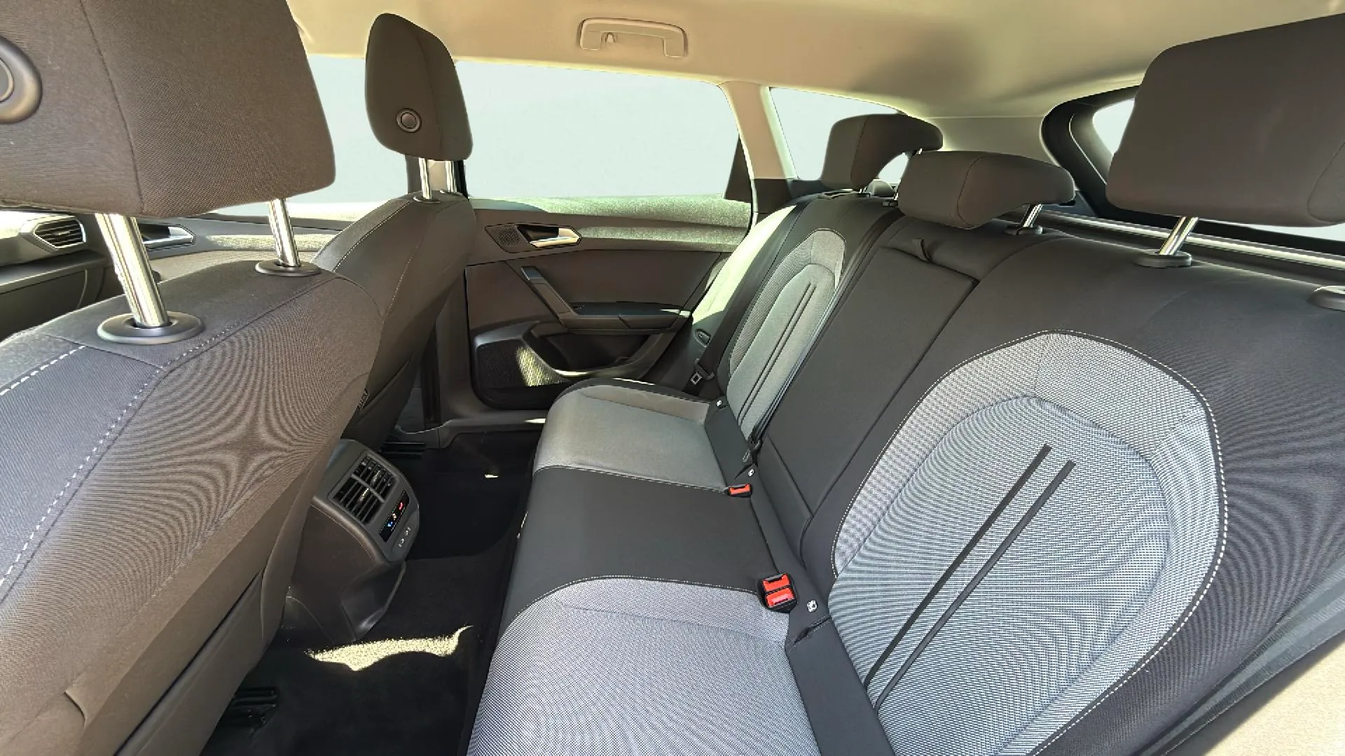 SEAT León 1.5 TSI Style 25 Aniversario - foto 20