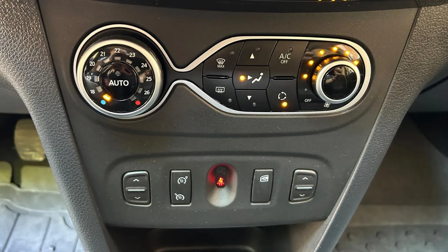Dacia Sandero Stepway Comfort TCe - foto 12
