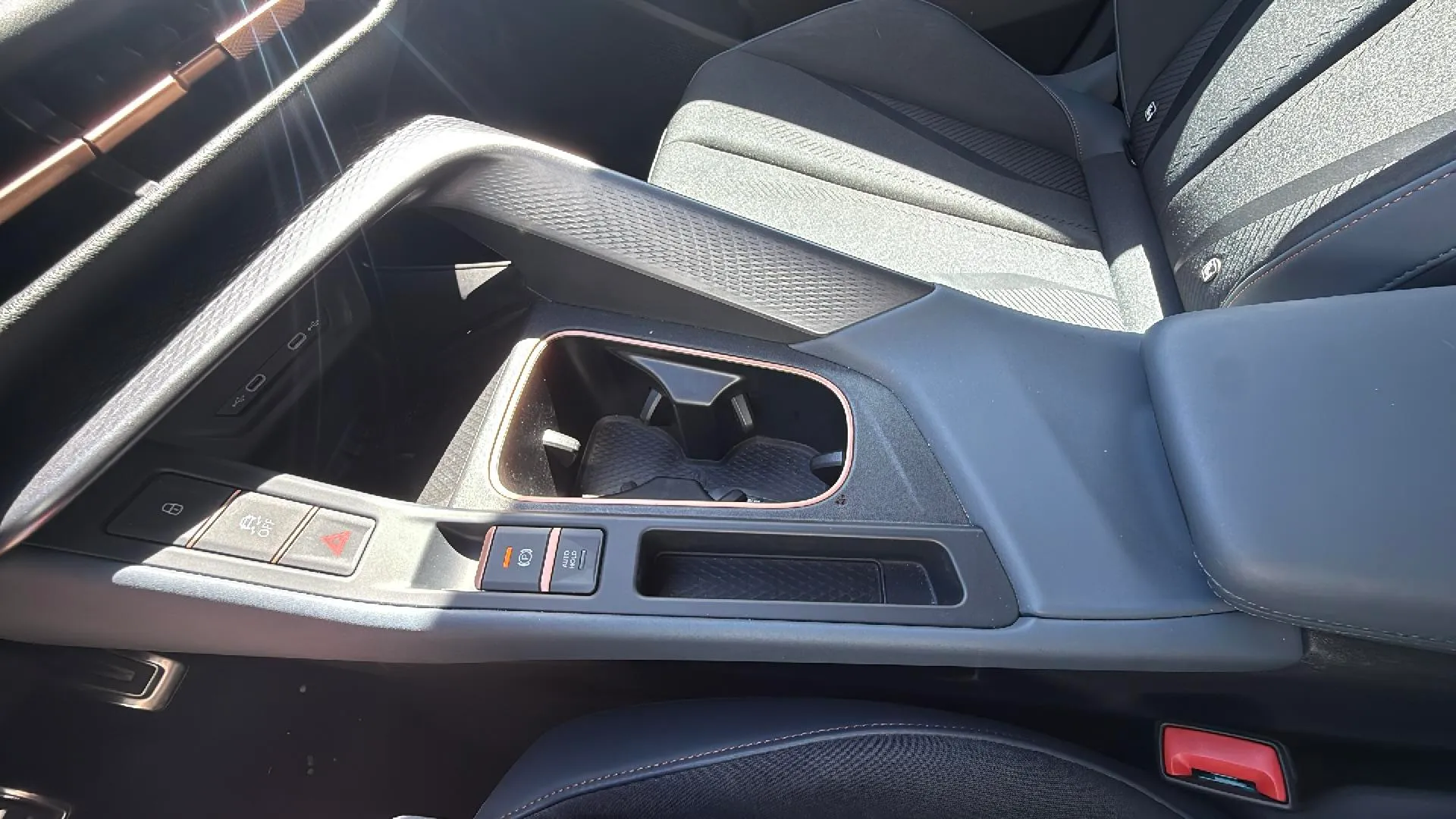 Cupra Terramar 1.5 eTSI DSG - foto 16
